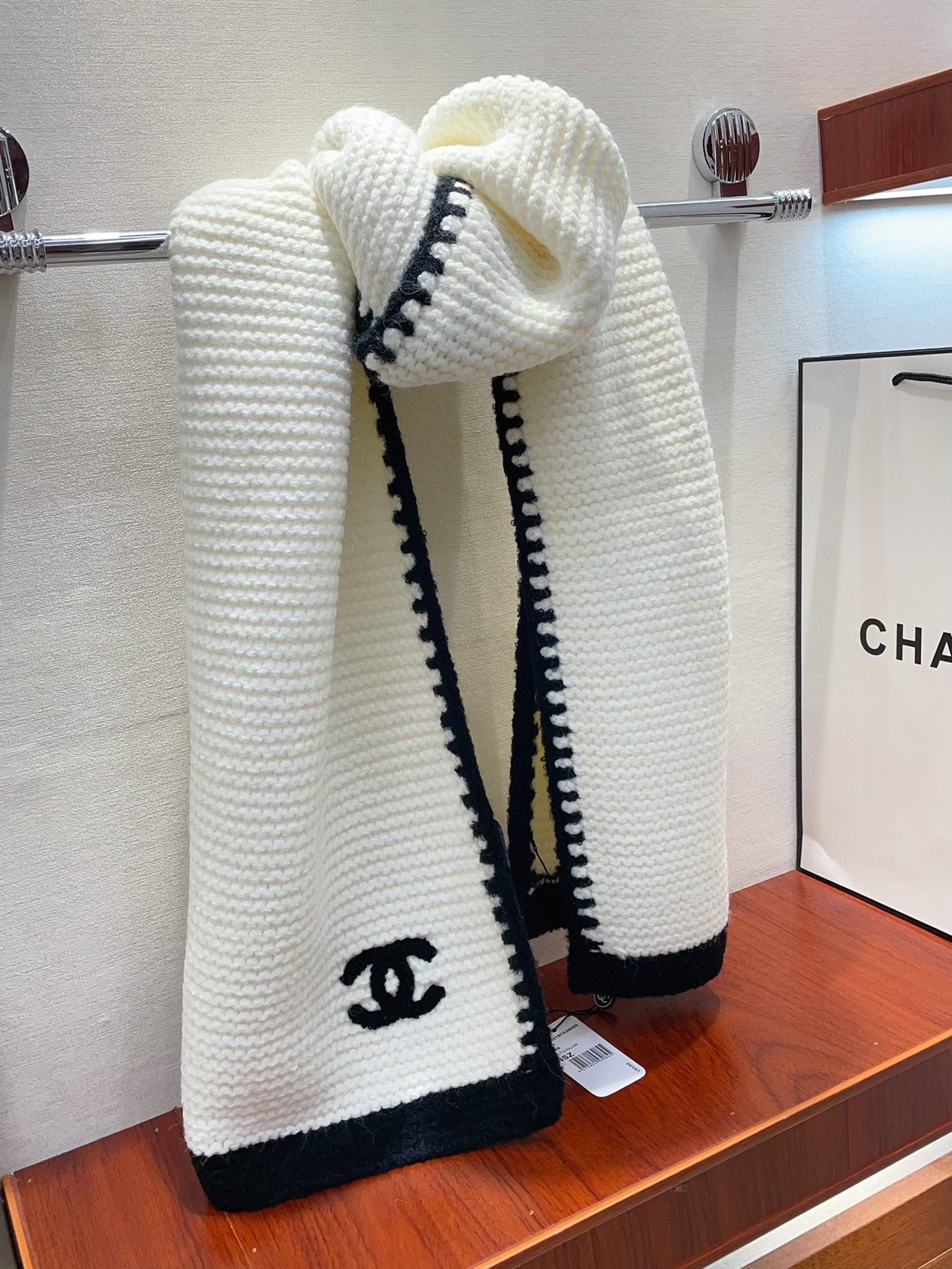 CC Scarf 200 CM In White Cashmere 410212