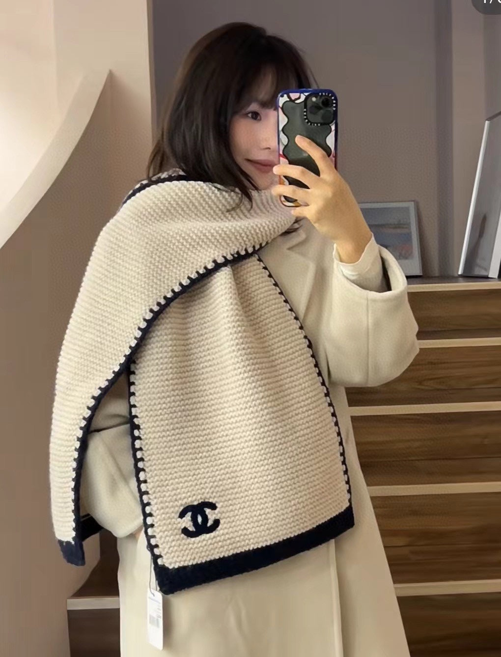 CC Scarf 200 CM In White Cashmere 410212