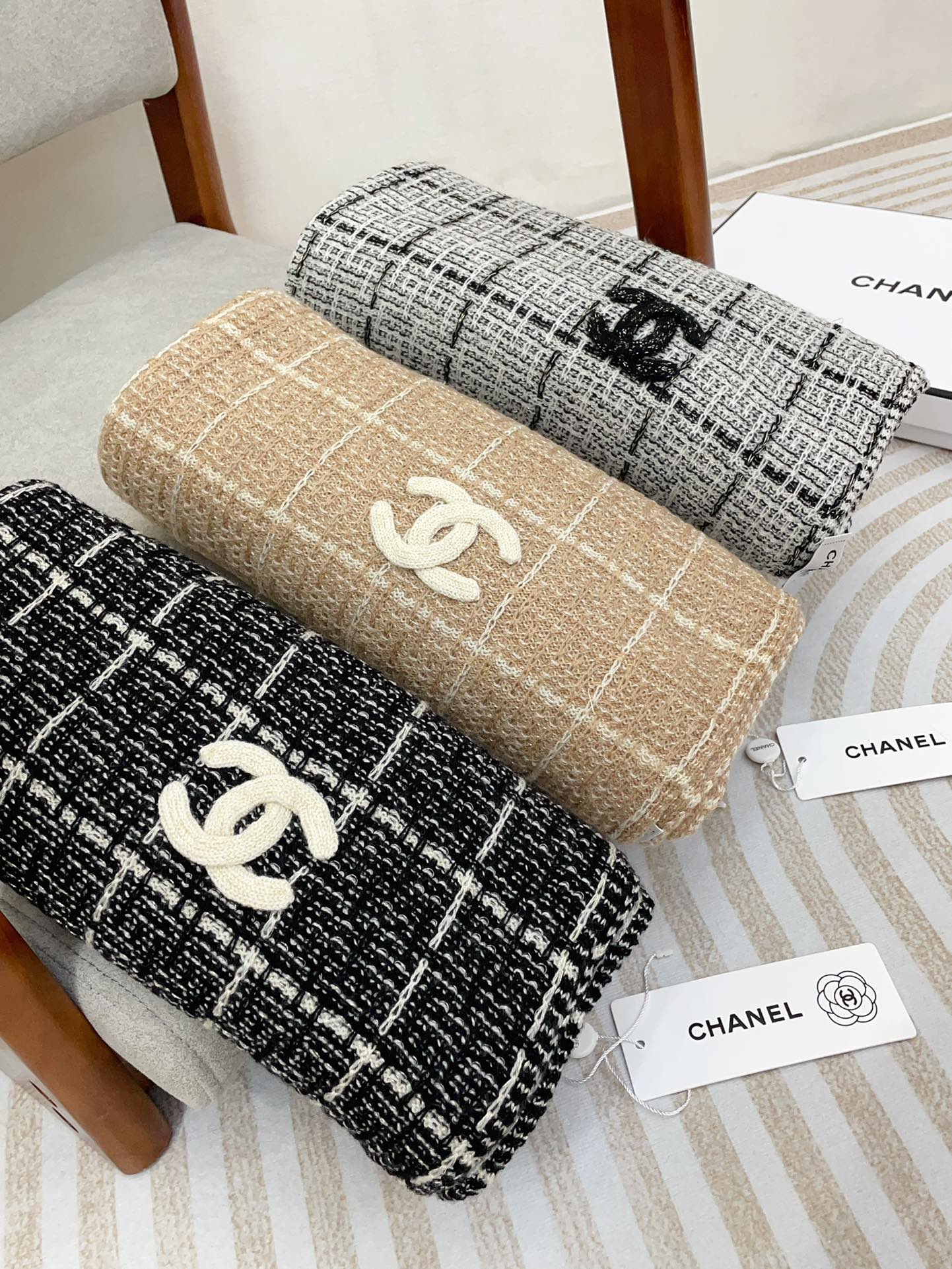 CC Scarf 180 CM In Black With White Stripes Cashmere 415181