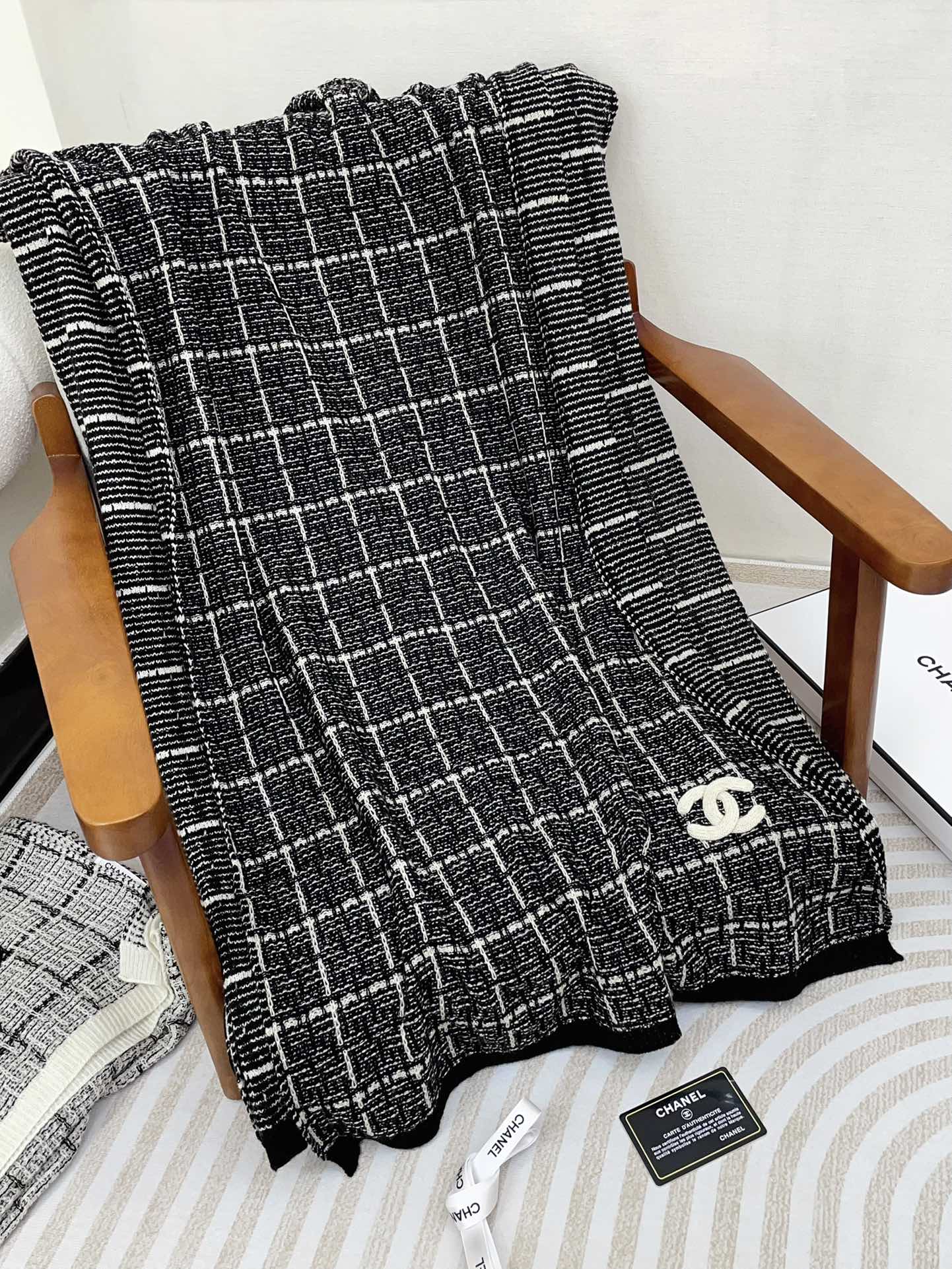 CC Scarf 180 CM In Black With White Stripes Cashmere 415181