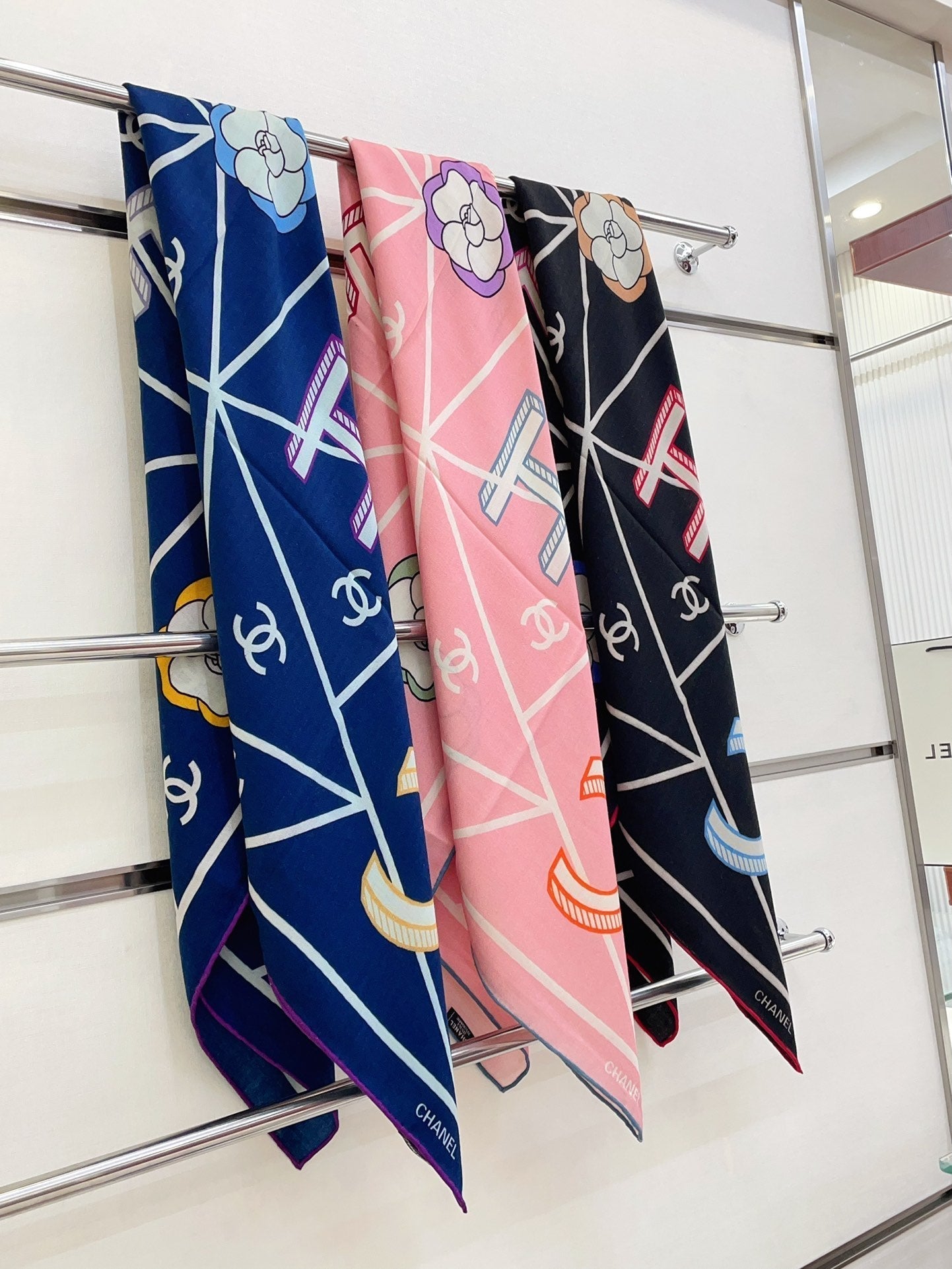 CC Square Scarf 140 CM In Black Colorful Cashmere Silk 418209