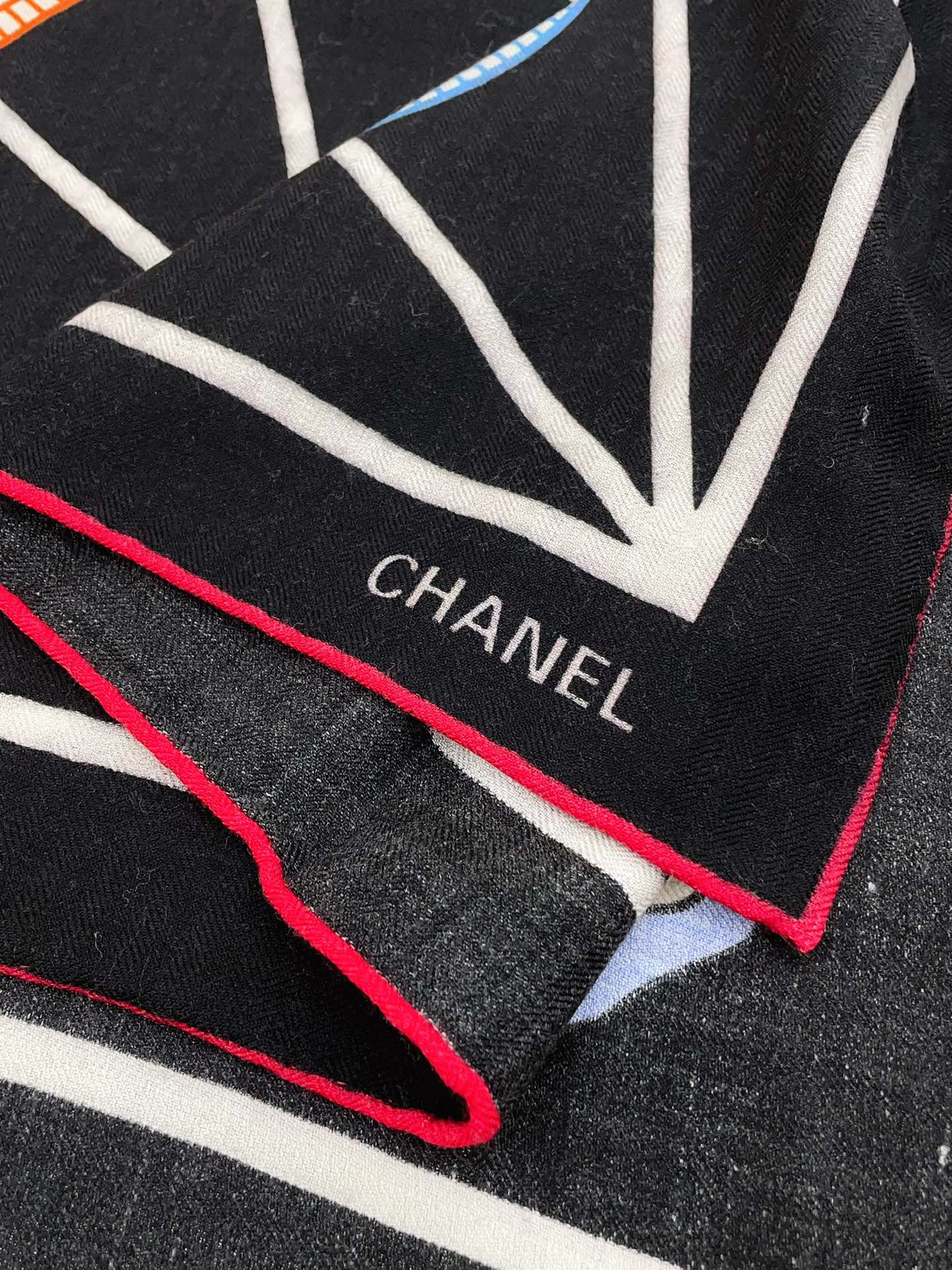 CC Square Scarf 140 CM In Black Colorful Cashmere Silk 418209