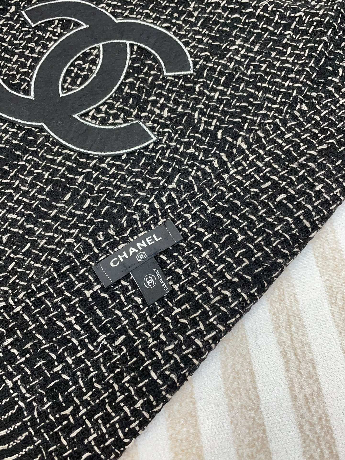 CC Scarf 190 CM In Black Mix White Cashmere 421407