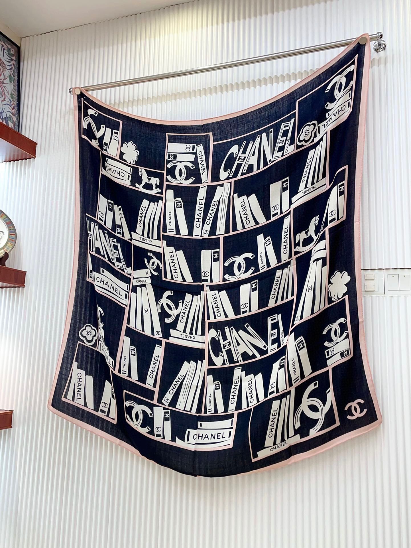 CC Square Scarf 140 CM In Black White Mix Pink Silk  422756