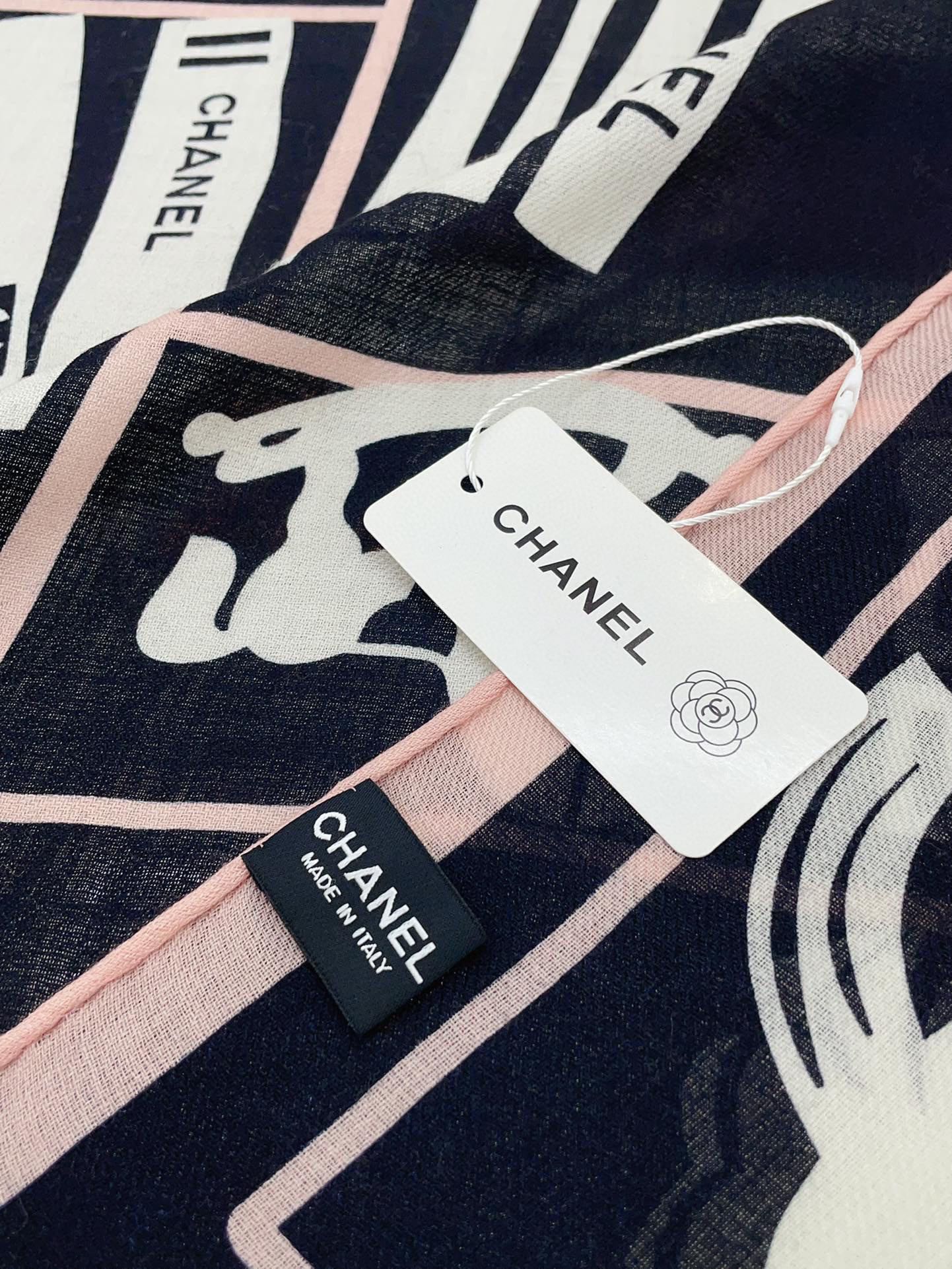 CC Square Scarf 140 CM In Black White Mix Pink Silk  422756