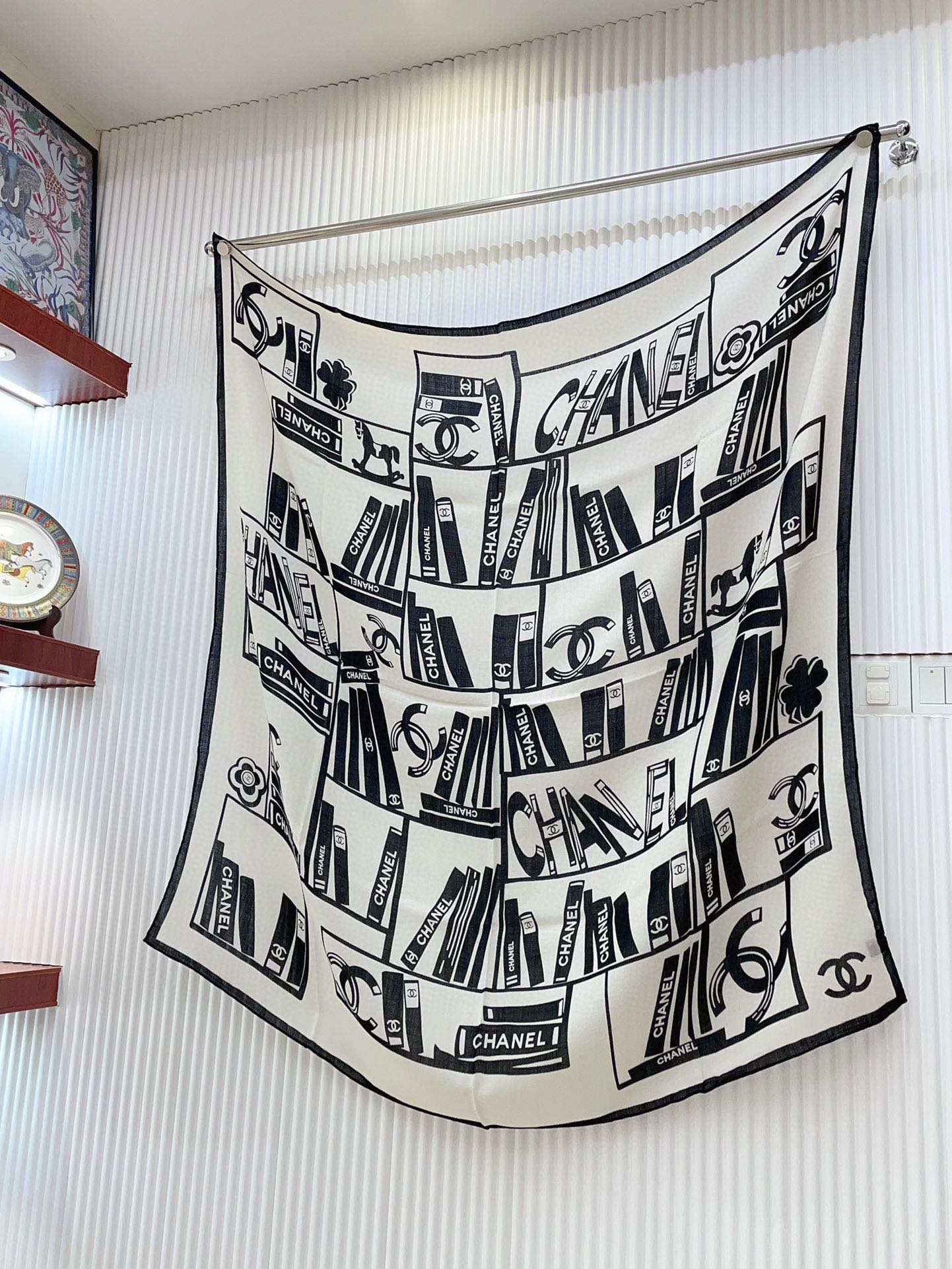 CC Square Scarf 140 CM In White Black Silk  422757