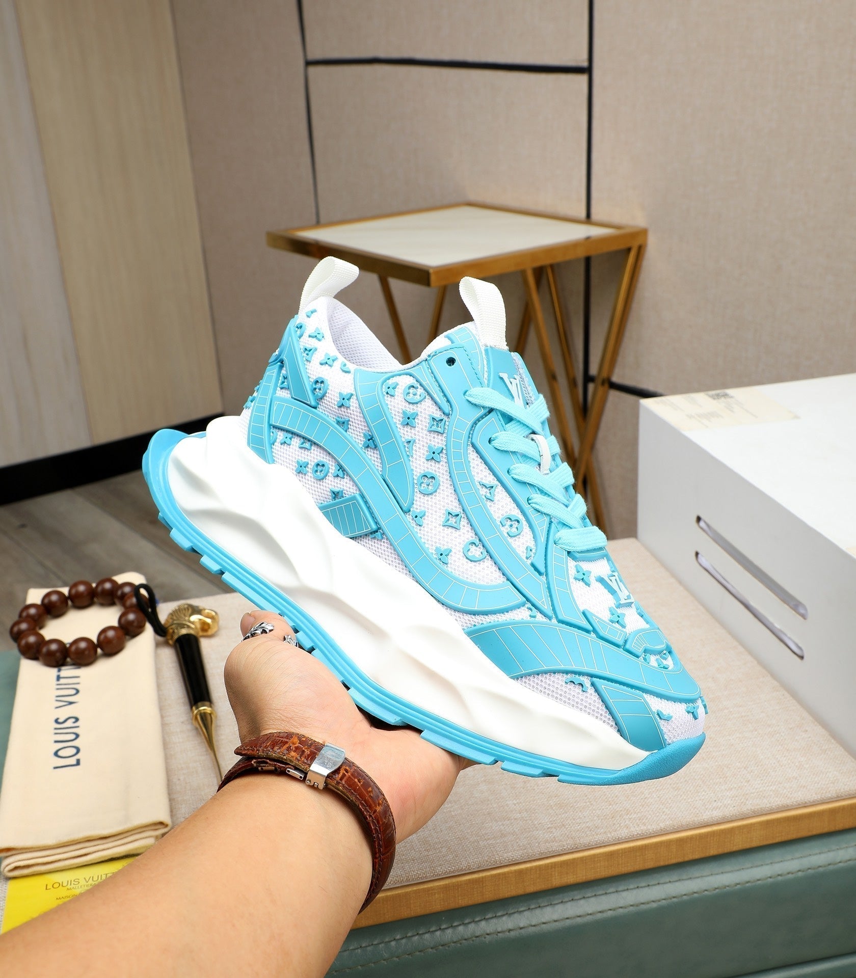 LV TRAINER WHITE MIX BLUE CALFSKIN AND BREATHABLE MESH