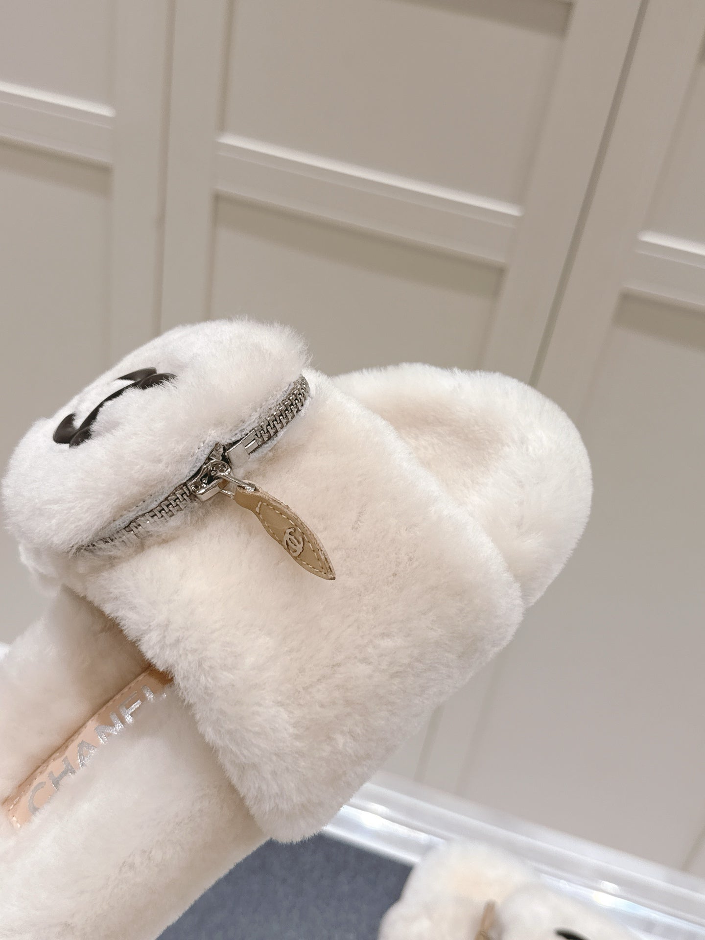 Chanel 25A Early Autumn Slippers Cream Wool 393077