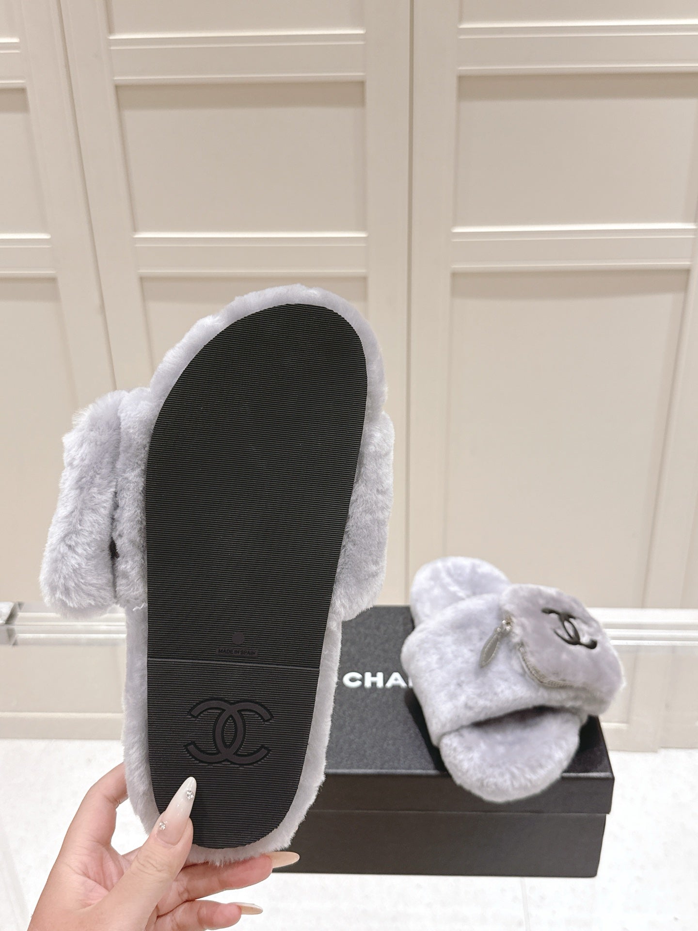 Chanel 25A Early Autumn Slippers Gray Wool 393081