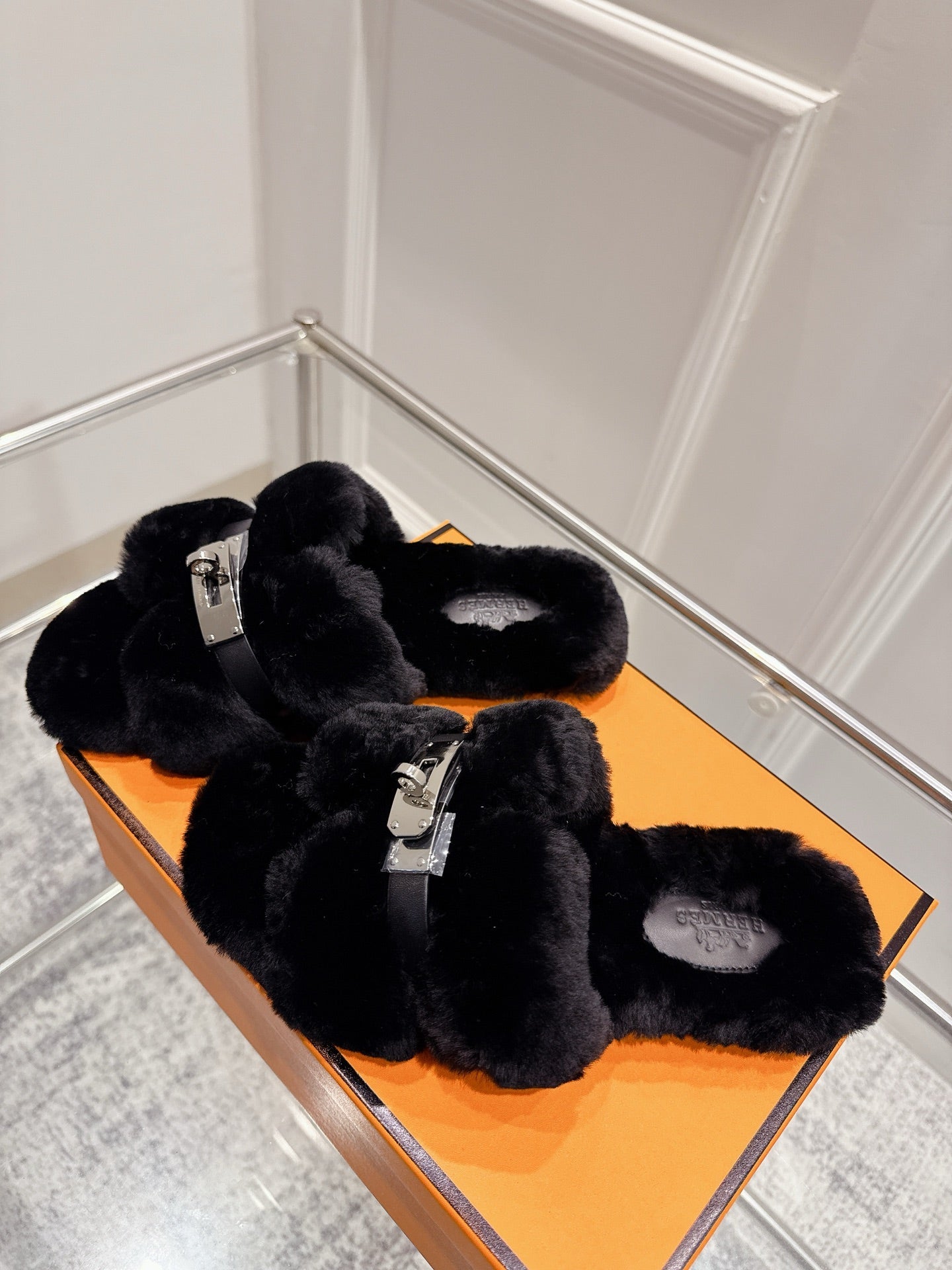 HM Oran slippers sliver buckle black wool