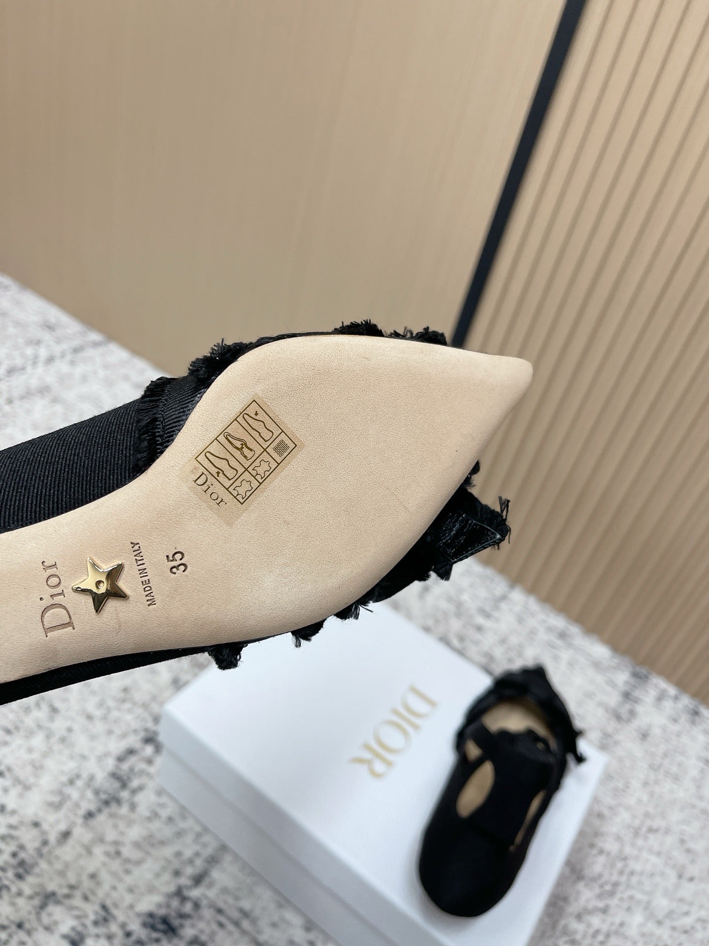 CD 26s Pump 40 Black Beige Canvas Pearl Hardware 643492