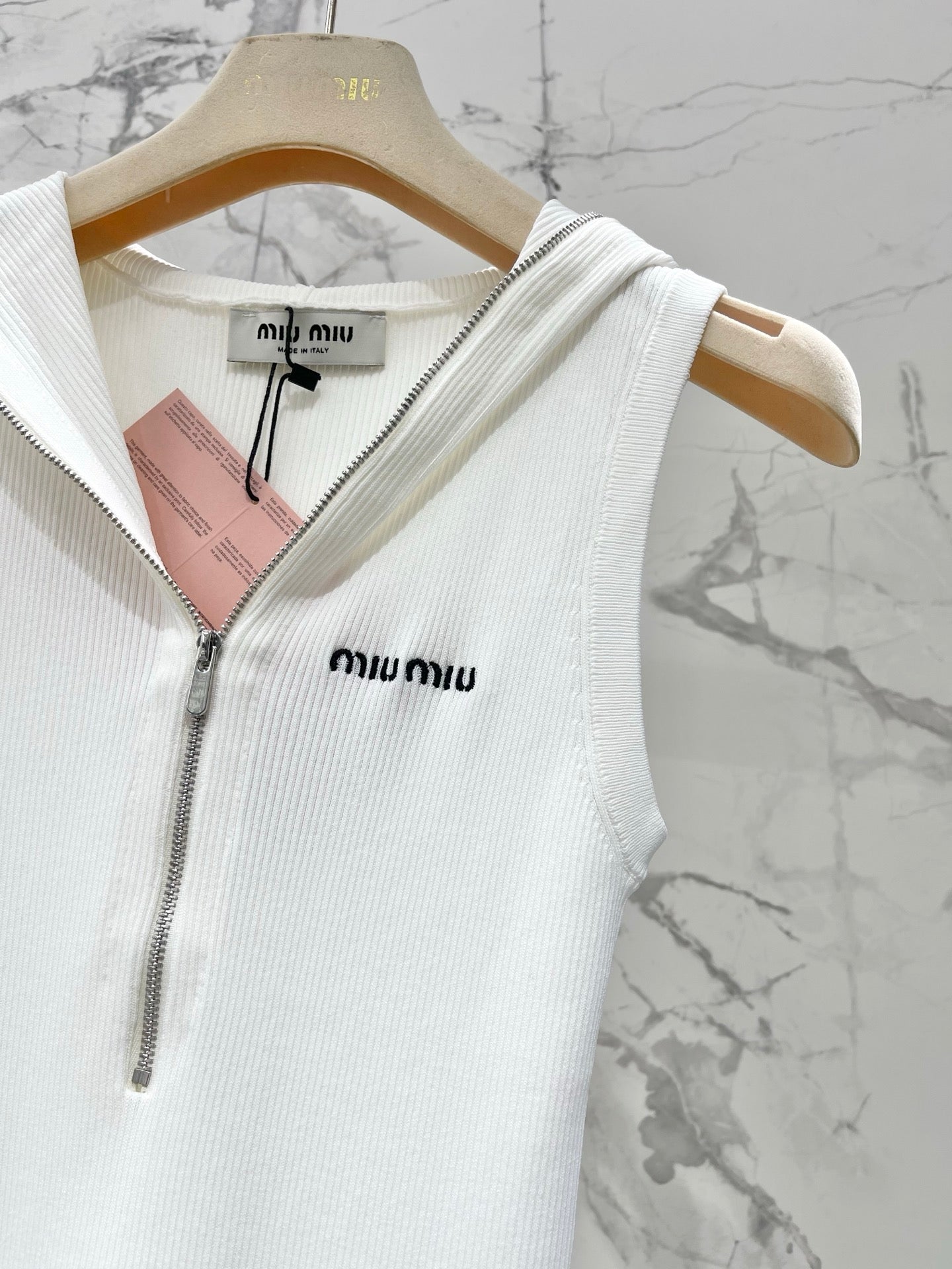 MiuMiu 2026  Hooded Zipper Tank Top Tencel 636581