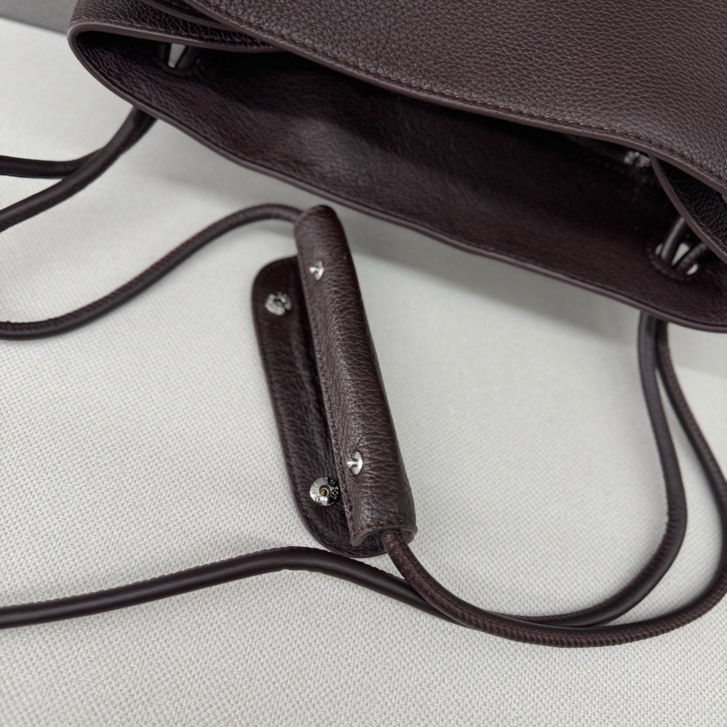 Loewe Pebble Hobo Bag 28 Dark Burgundy Calfskin 280599