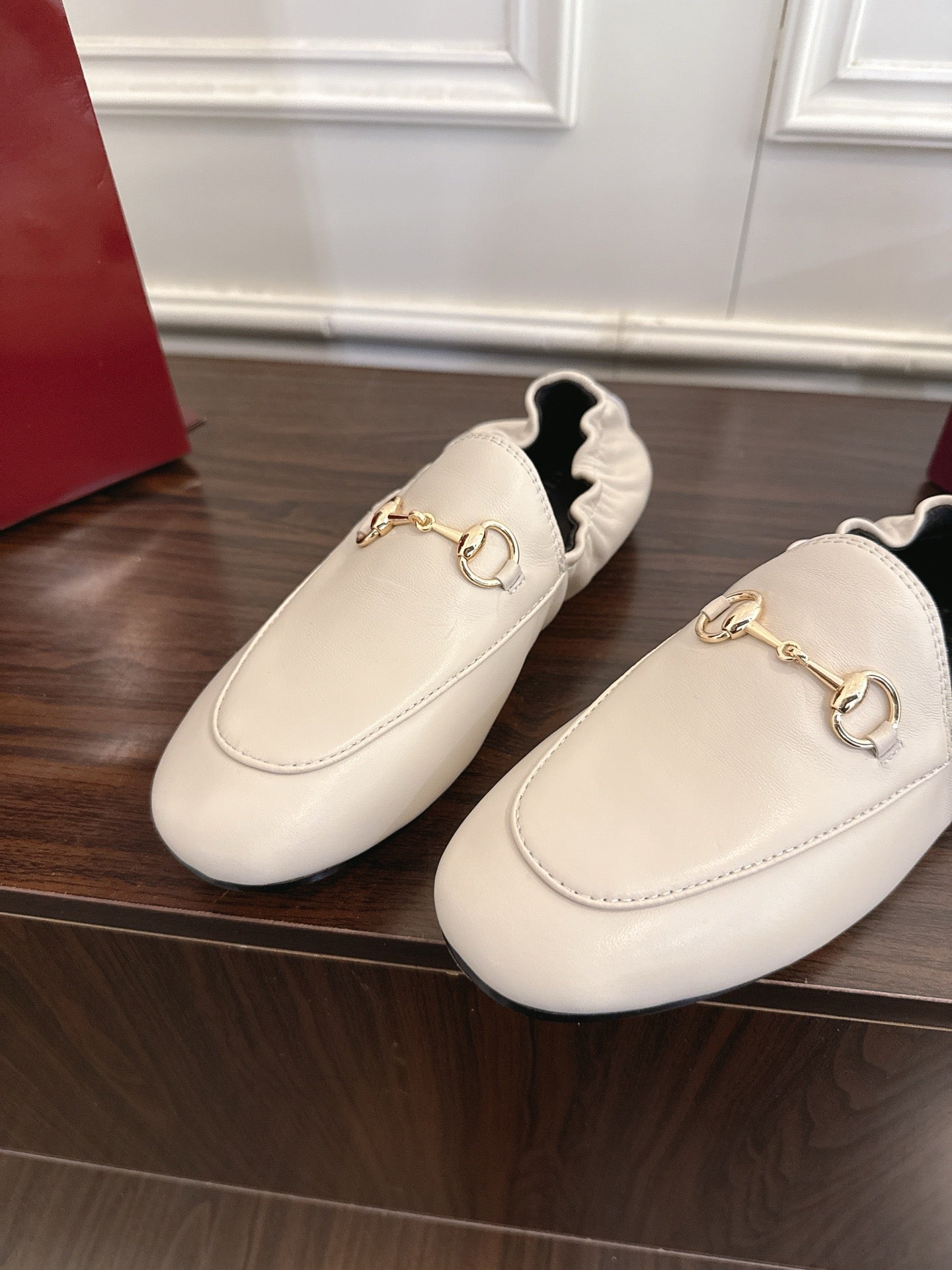GG 26SS Loafers White Calfskin 645951