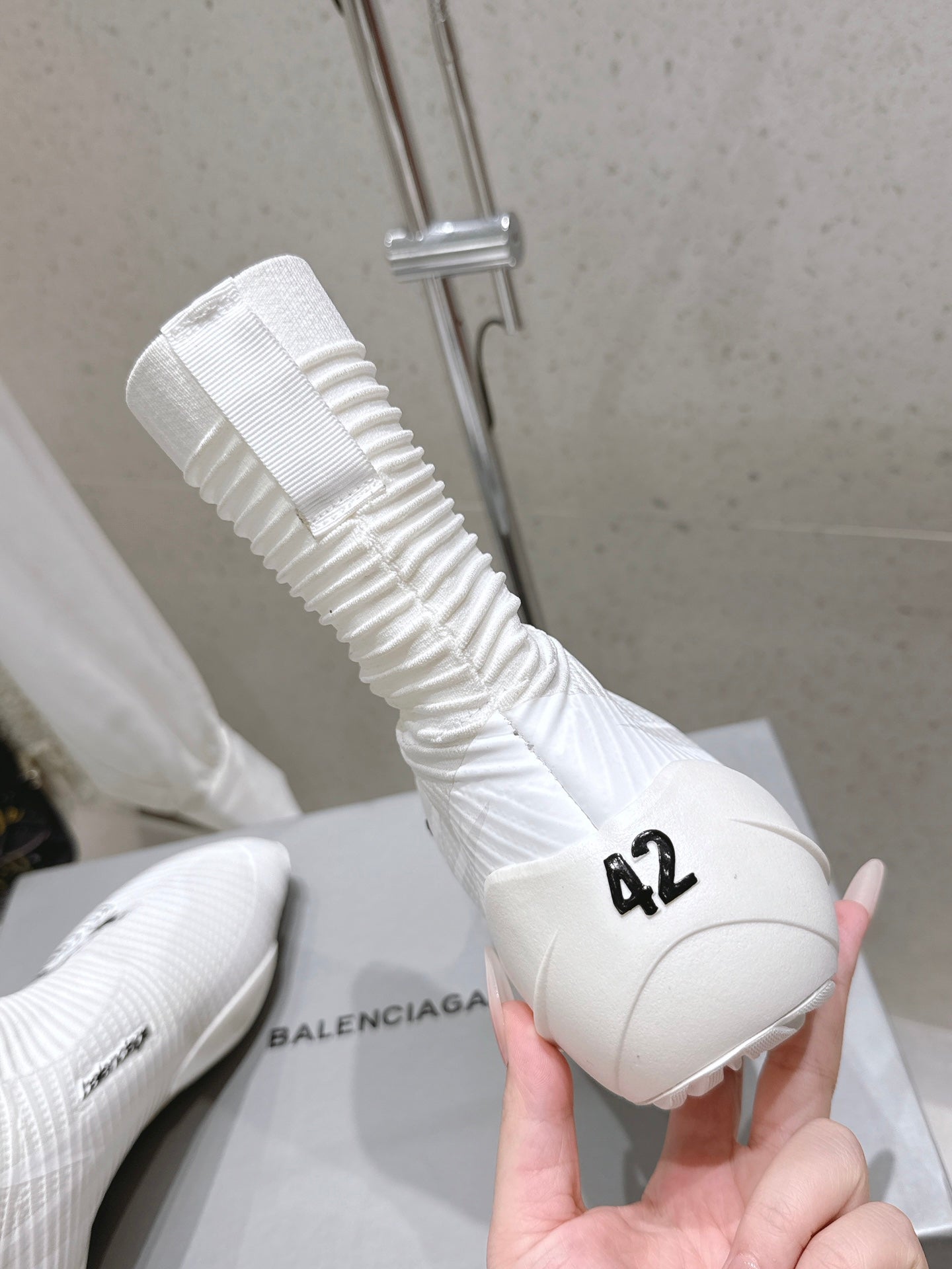 UNDER ARMOUR HYPER SNEAKER IN WHITE MIX BLACK KNITTED FABRIC