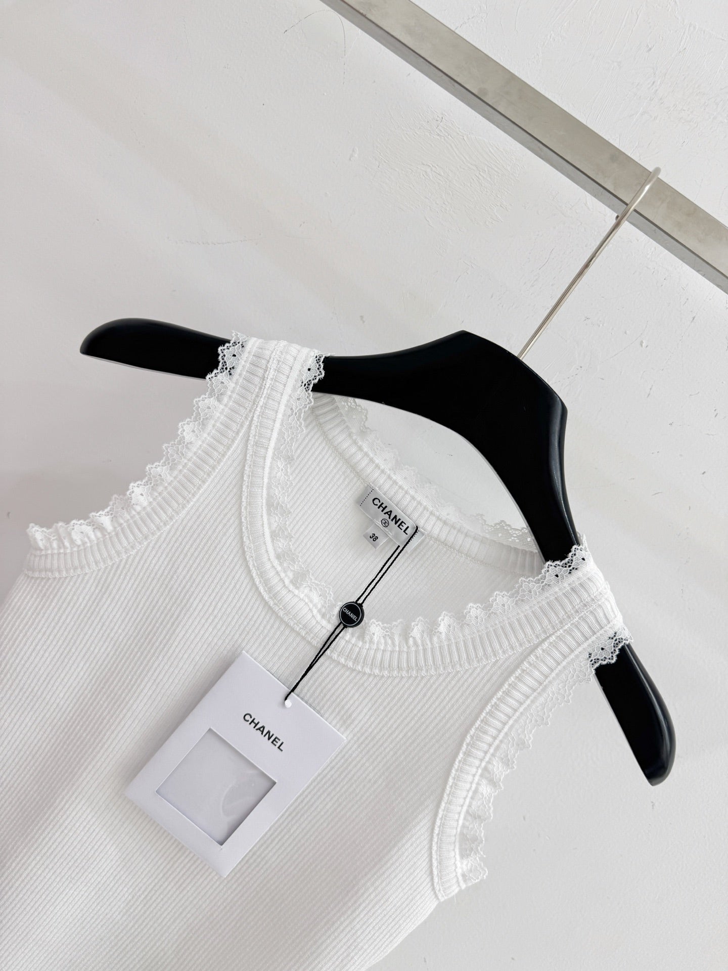 Chanel 2026 Lace-trimmed Knit Vest with Double C Embroidery Polyester Viscose 341227
