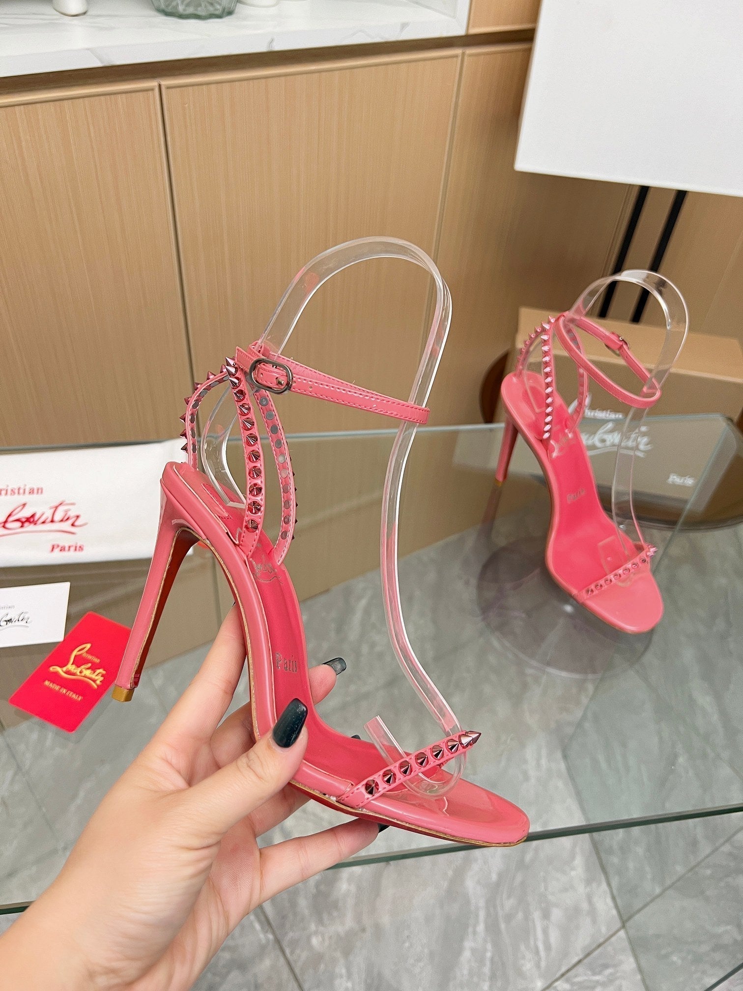 CL So Me 105 mm Strappy Sandal Pink Imported Rivets with Sheepskin 251022