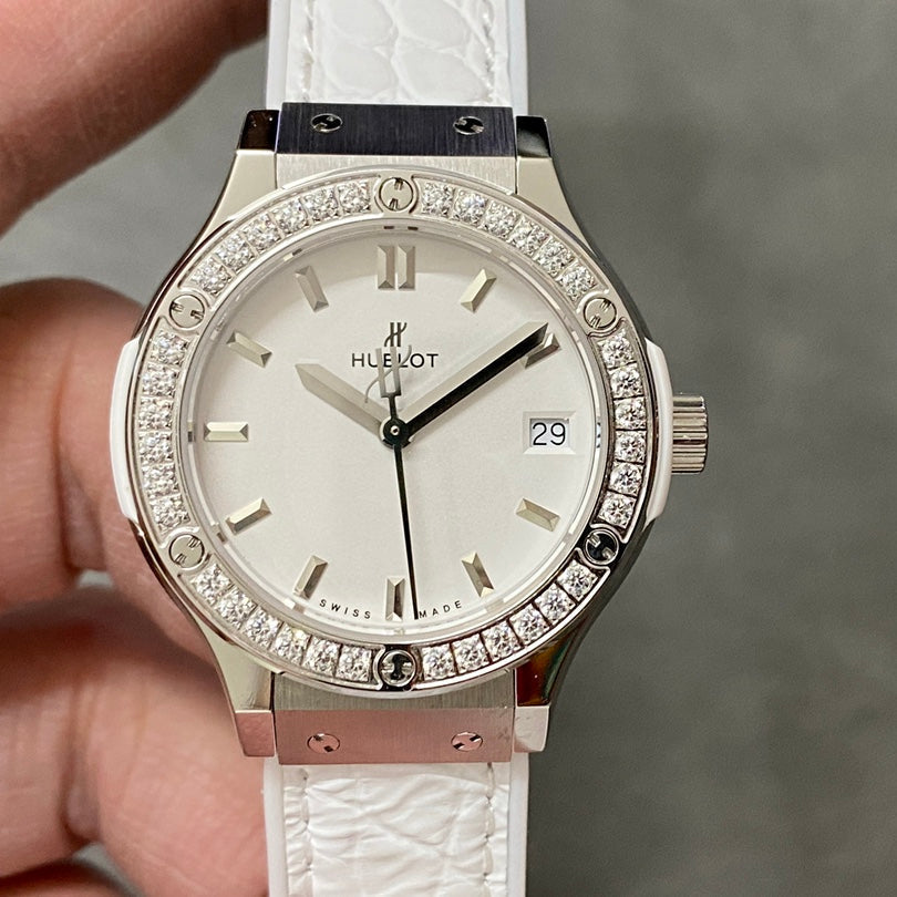 Hublot Classic Fusion Titanium Diamonds 33mm White Leather Strap