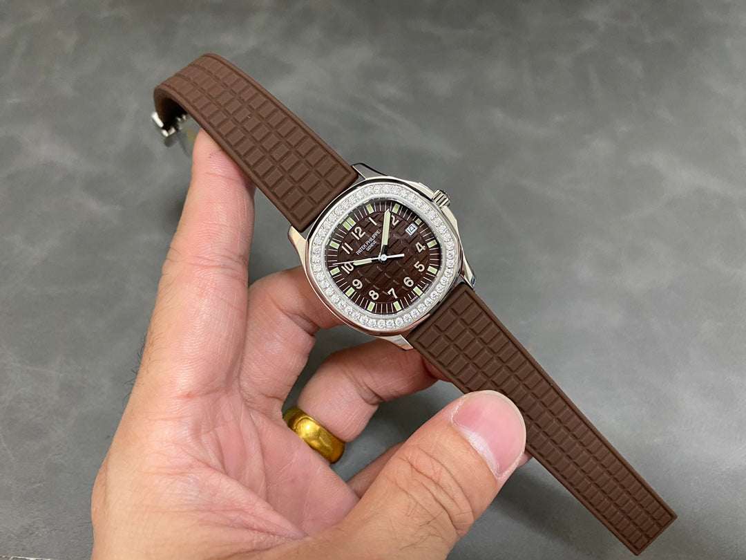 PATEK Aquanaut 35.6mm Socola Dial