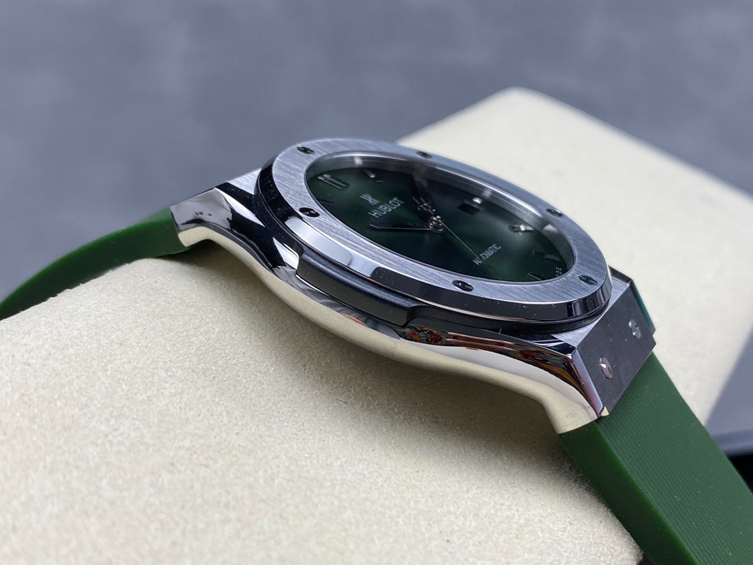 Hublot Classic Fusion 42mm Green Dial Green Rubber Strap