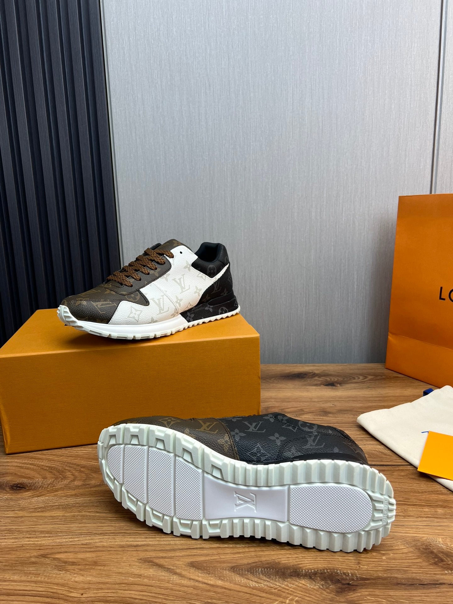 LV SNEAKER BROWN MIX WHITE AND GREY MONOGRAM CALFSKIN