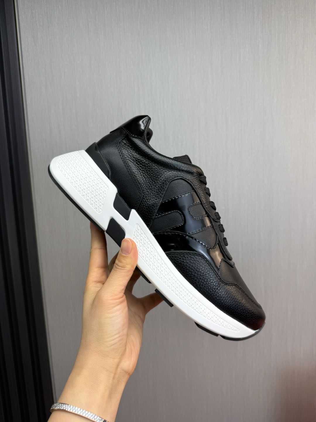 HM Men's Sneaker Black Cowhide 519230