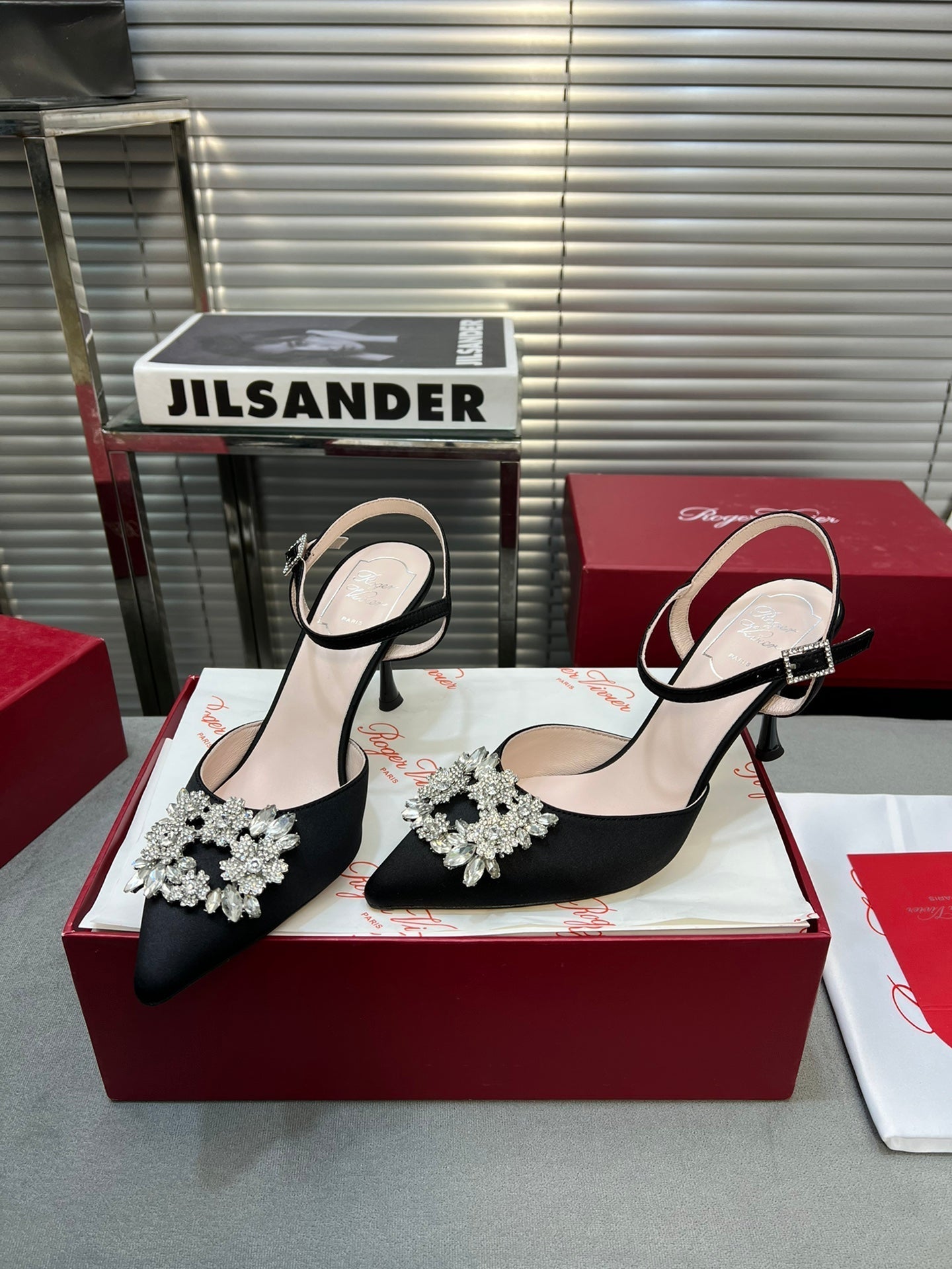 Flower Strass Buckle Slingback Pump 90 Black Satin