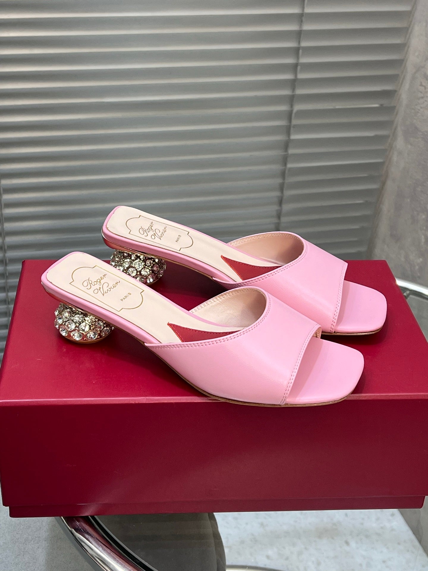 Viv Diamond Sole Mules Pink Cowhide 267690