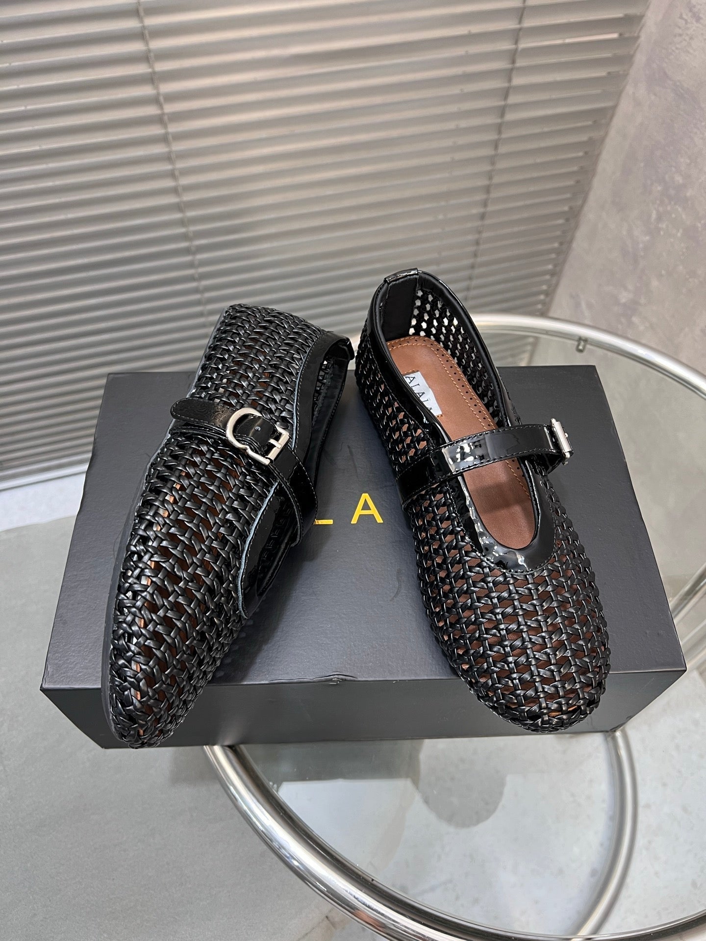 Alaia Braided Hollow Ballet Flats Black Cowhide 300041
