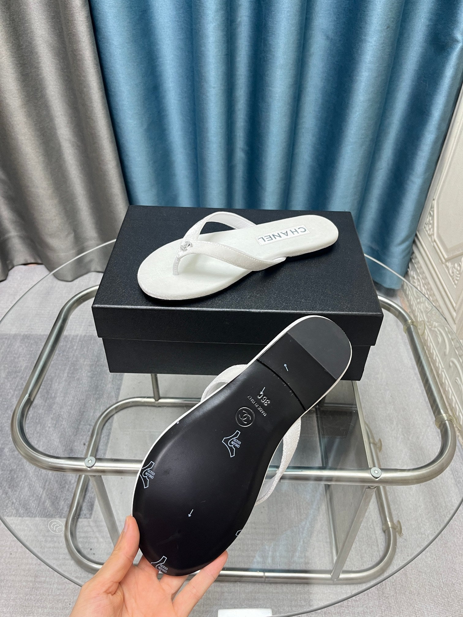 CC 25 Thong Sandal White Velvet Diamond