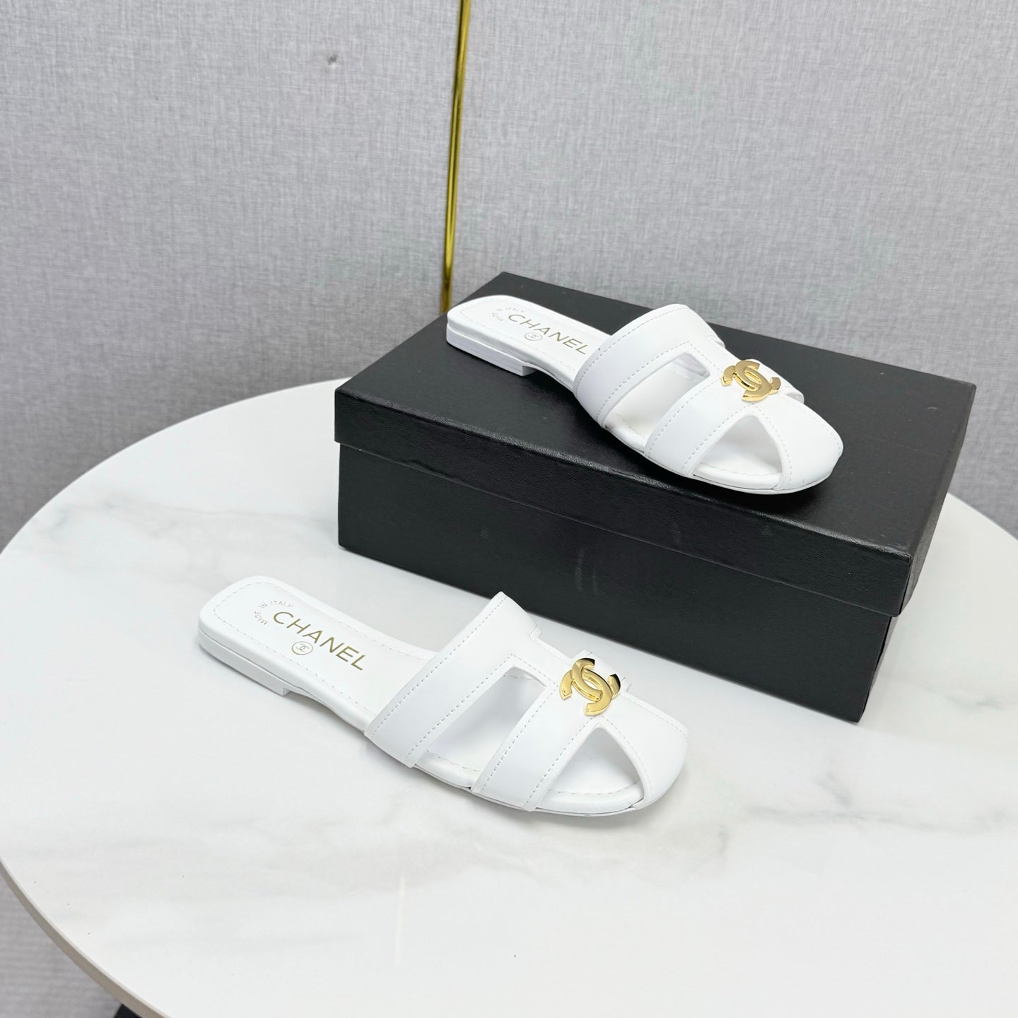 Chanel 2026 Double C Cutout Slipper Sheepskin 904592