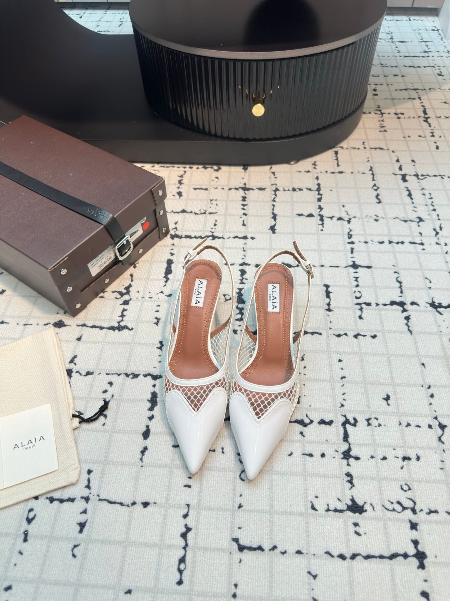 Alaia Heart 50mm Heels Slingbacks White Sheepskin  800931