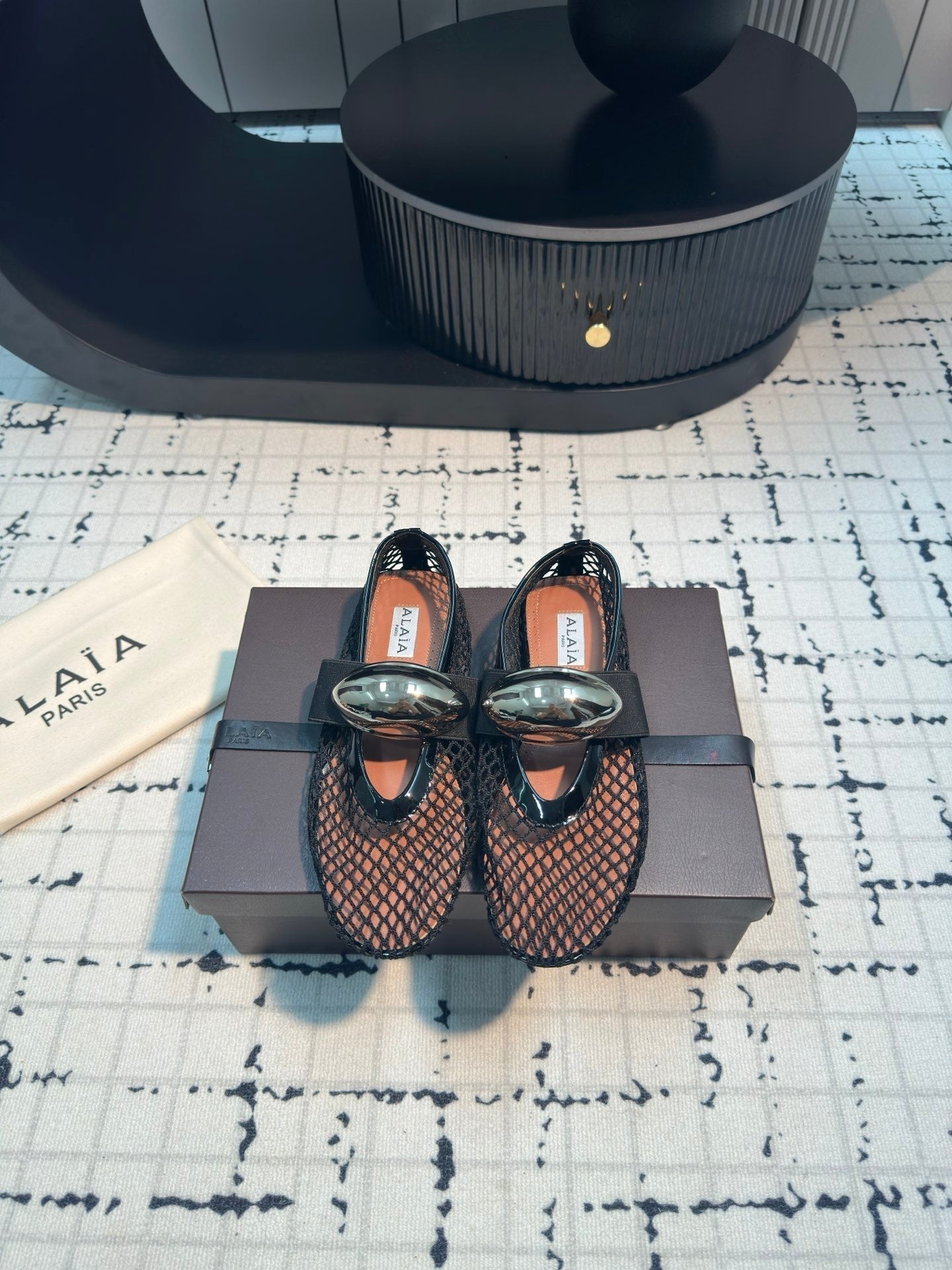 Alaila Ballet Flats In Black Mesh Fabric 895242