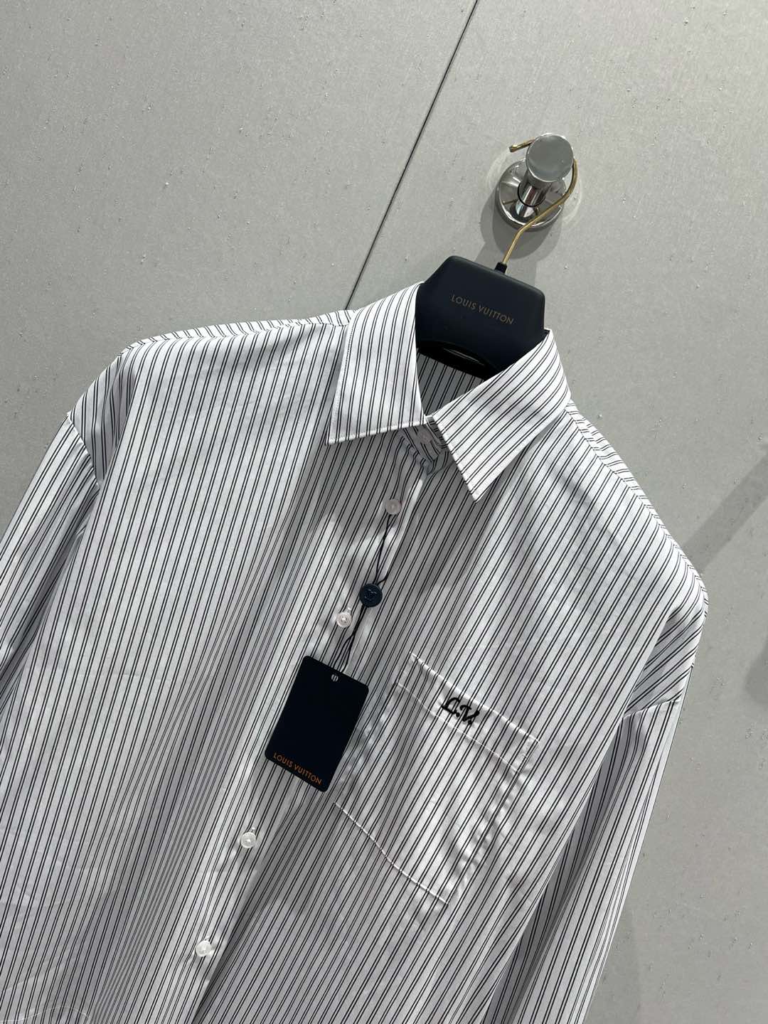LV 25 Striped Short Long-Sleeved  Shirt Black White  209245
