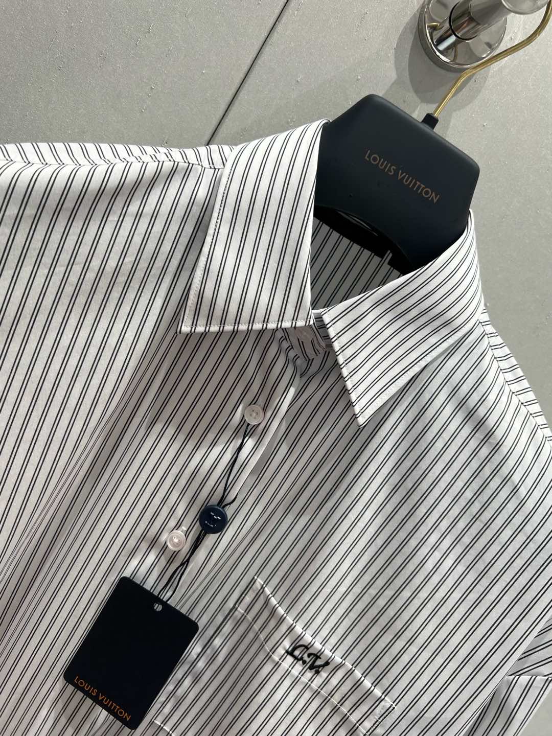 LV 25 Striped Short Long-Sleeved  Shirt Black White  209245