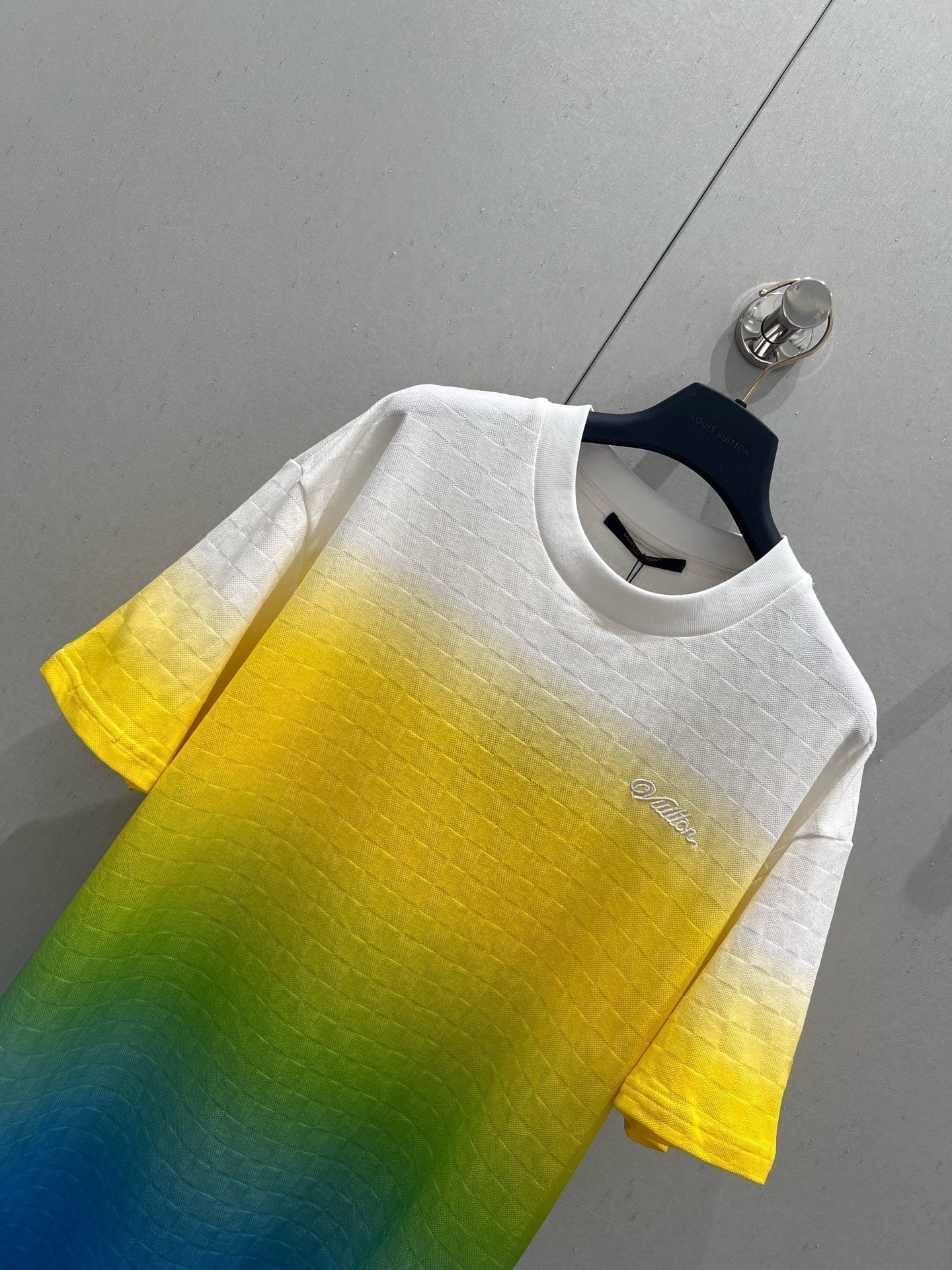 LV  T-shirt Multicolor 210724