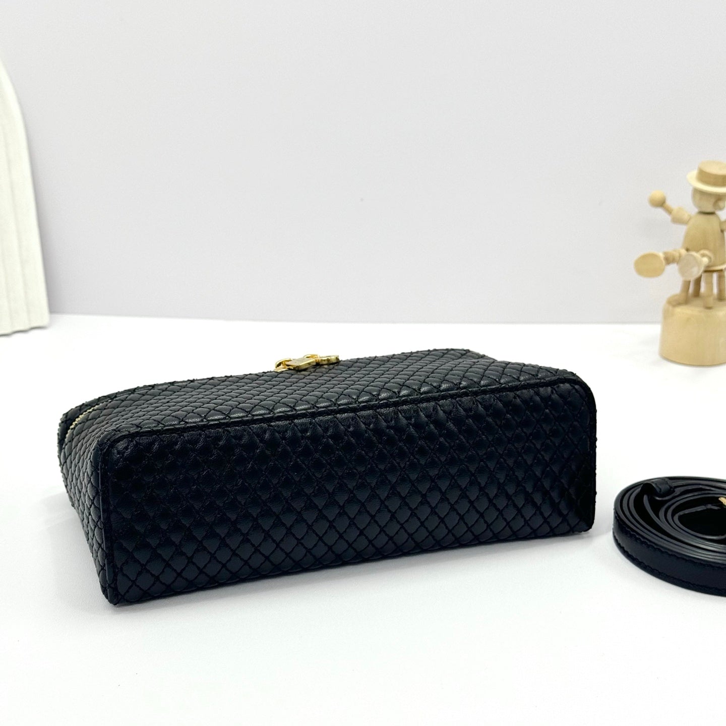 LP 2026 Extra Pocket L19 Black /Sun Gold Lambskin