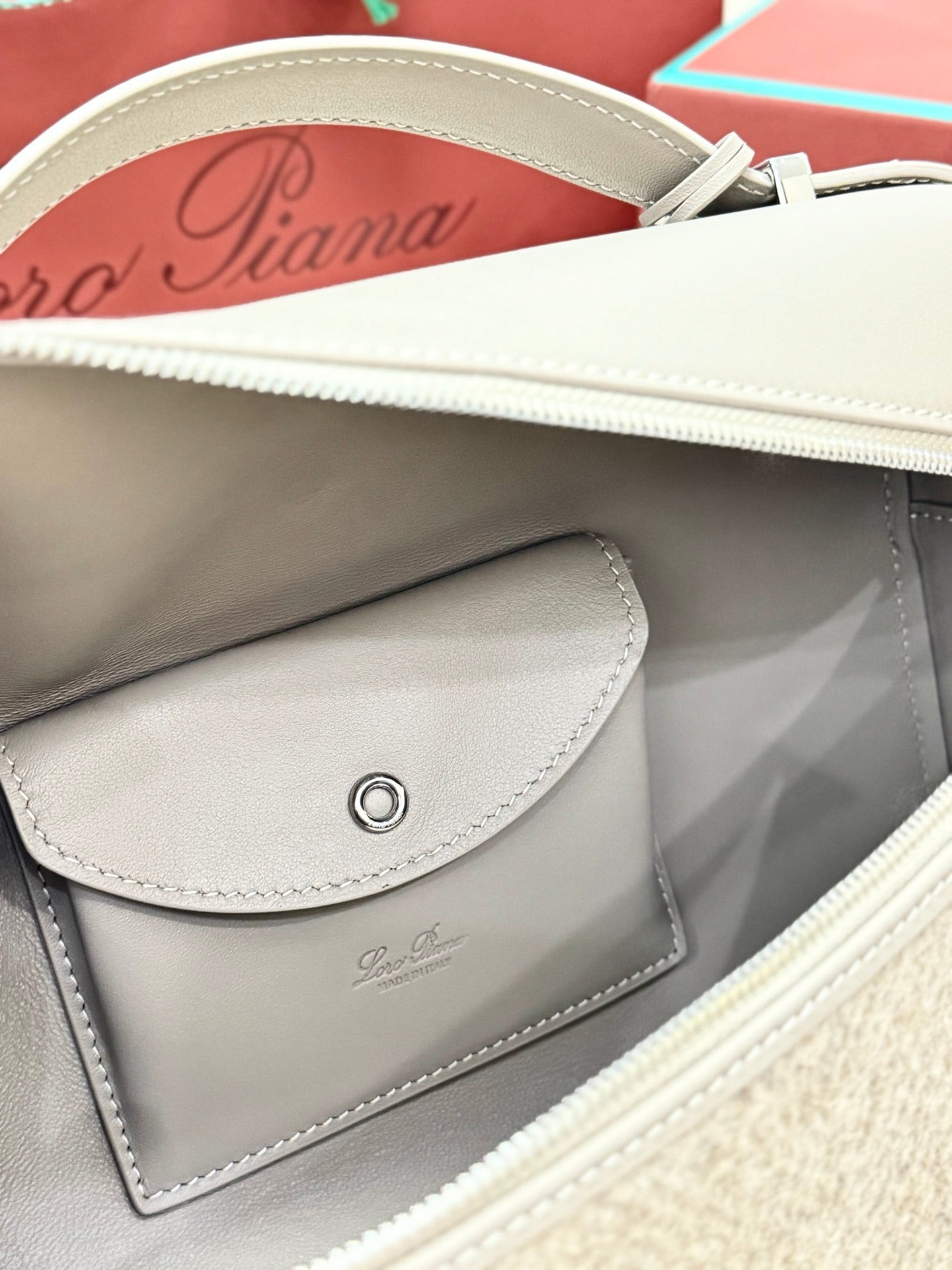 LP 2026 Extra Bag L27 Dove/Antique Silver Wool Leather