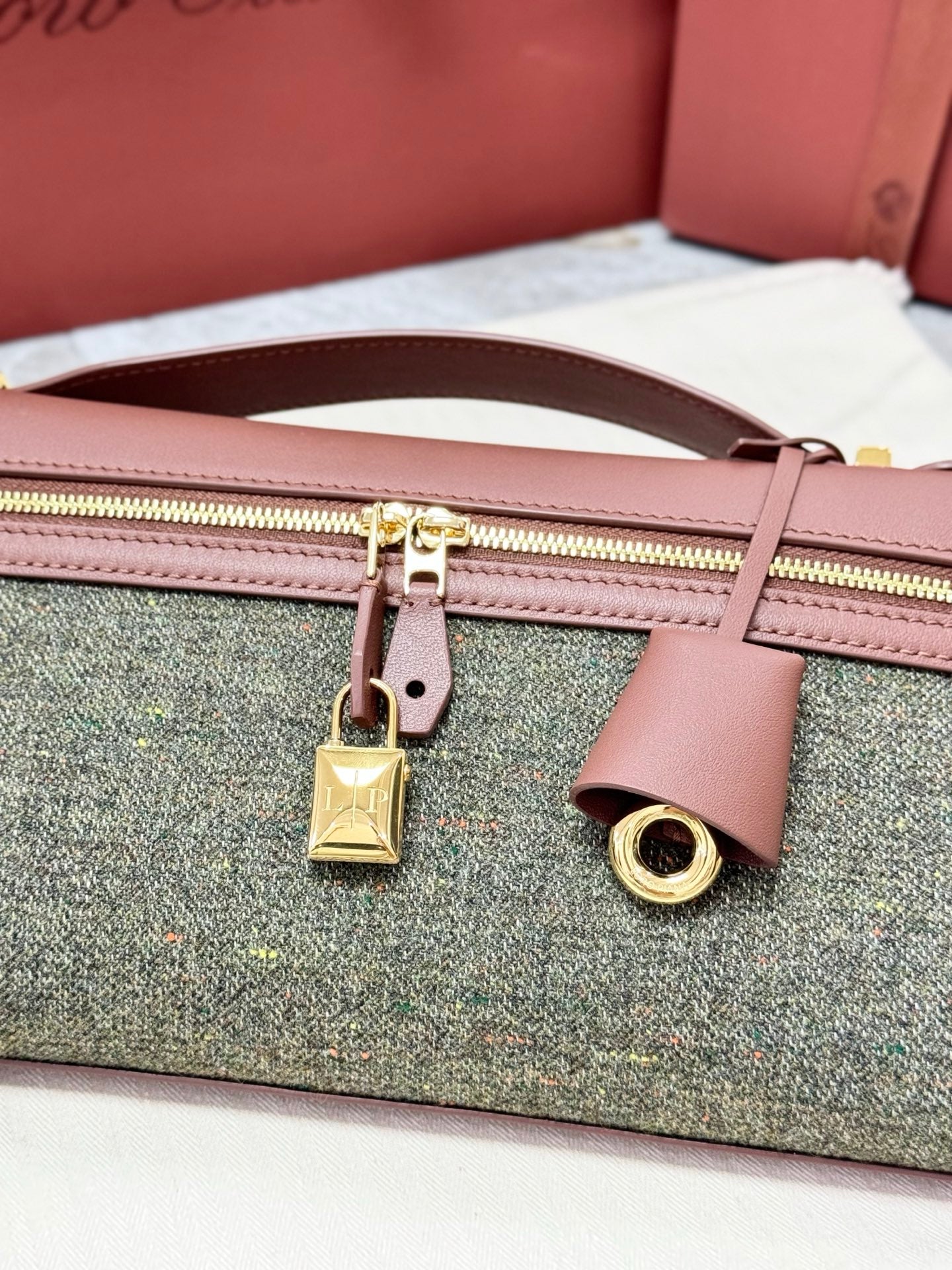 LP 2026 Extra Bag L29 Countryside Sage mix Burnt Tan Wool Leather