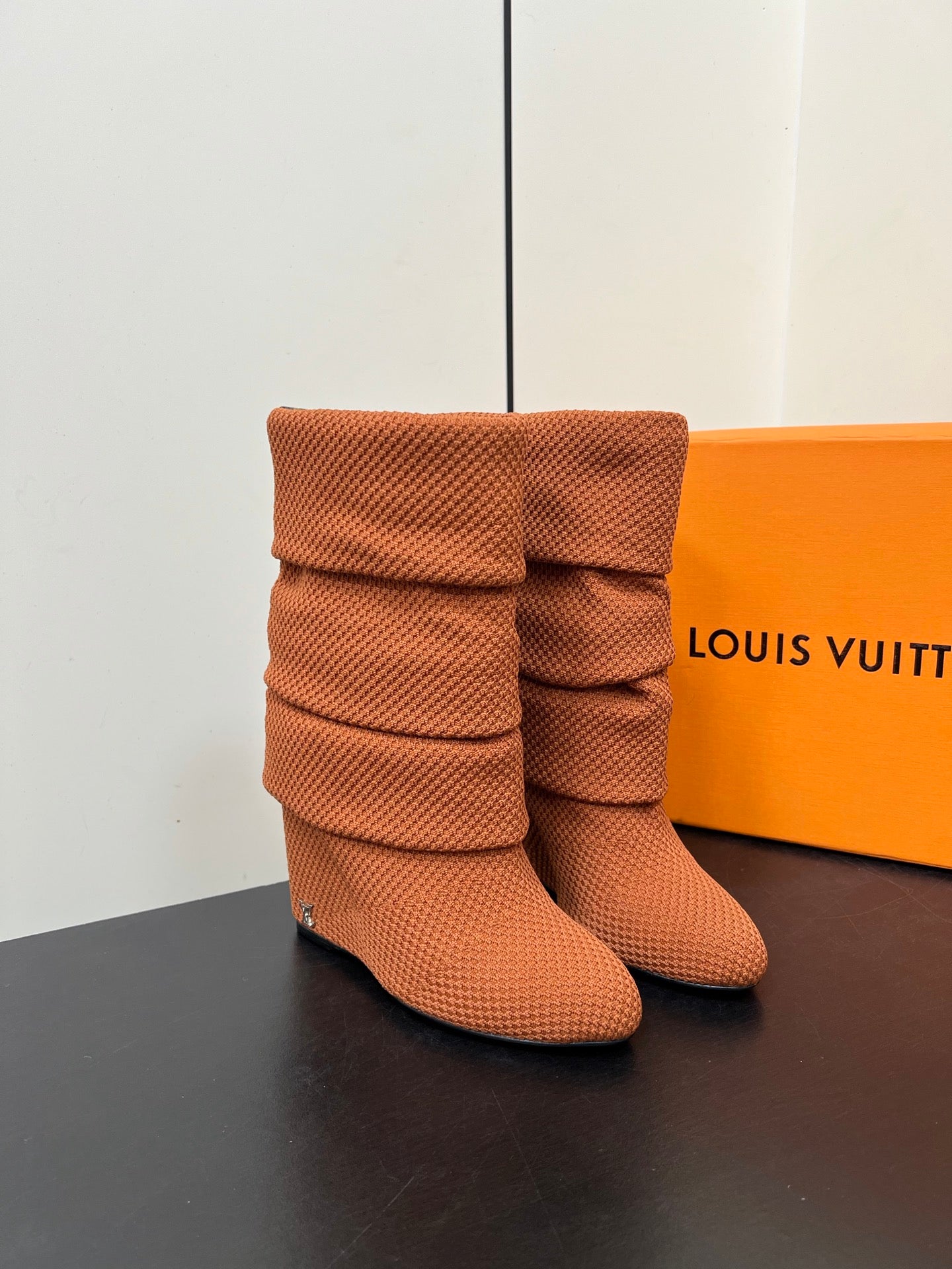 LV 26s Mid-Calf Boots 110 Camel Brown Knit Fabric 619401