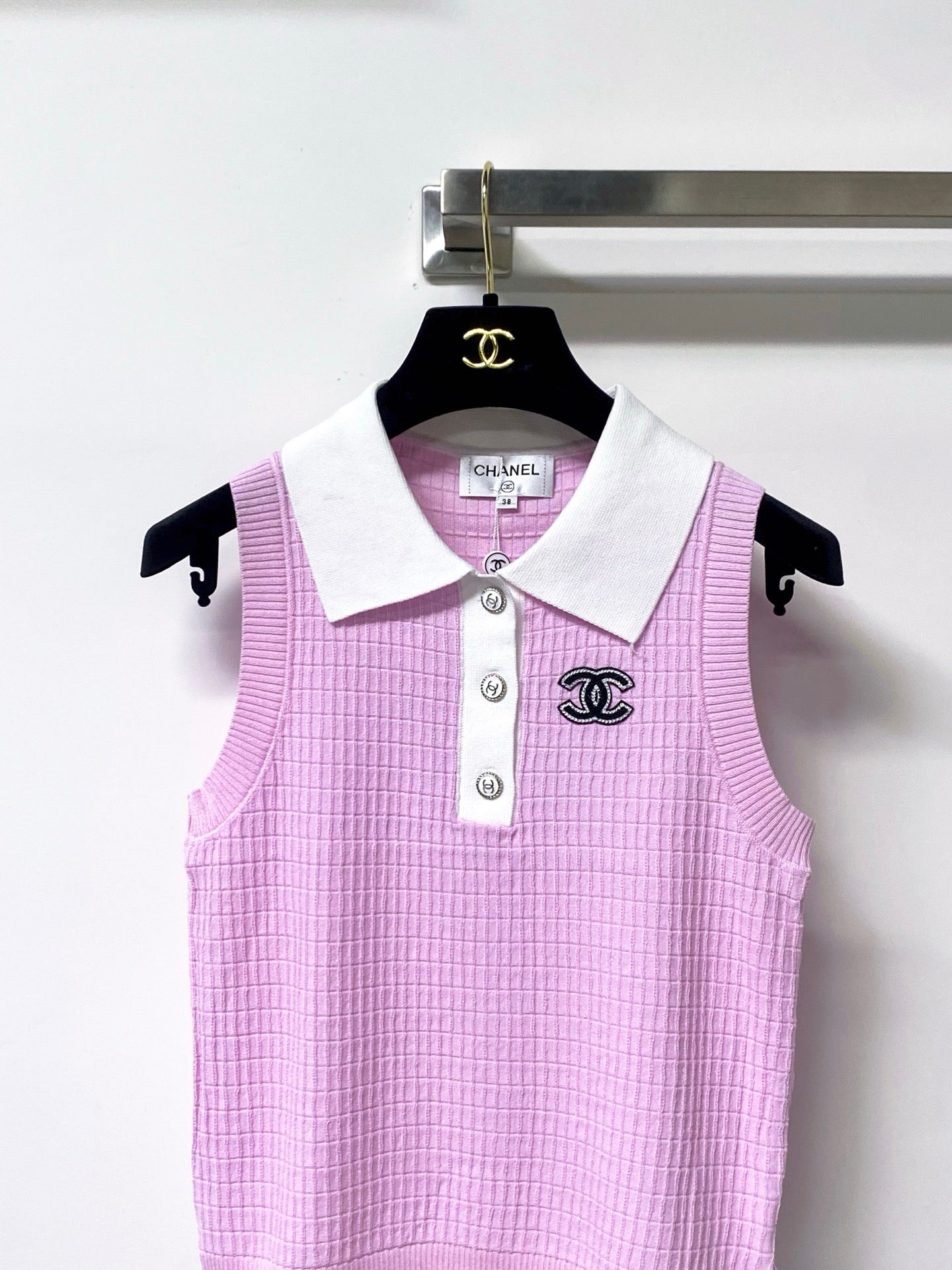 Chanel 2026 Pink Sleeveless Knit Polo Top Tencel 310323