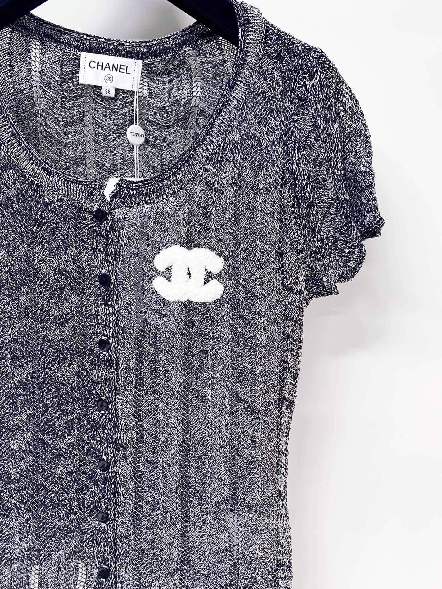 Chanel 2026 Short-Sleeve Cardigan Grey Wool Laine 442981