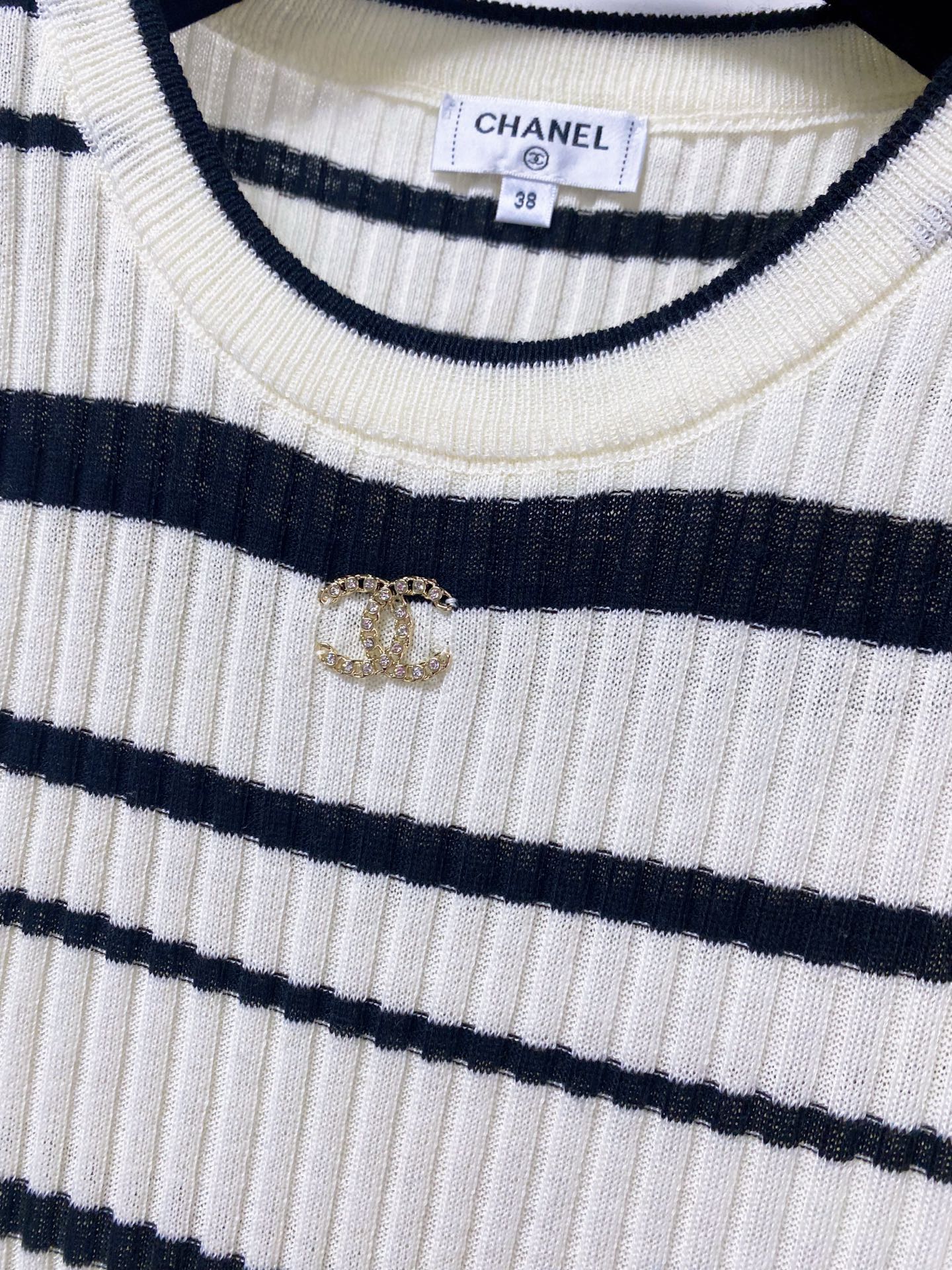 Chanel 2026 Striped Ribbed Knit Sleeveless Top Laine Wool 454052