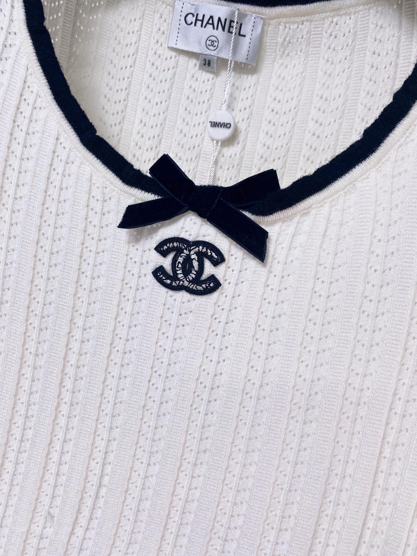 Chanel 2026 Bow Detail Short-Sleeve Knit White Viscosa 463561