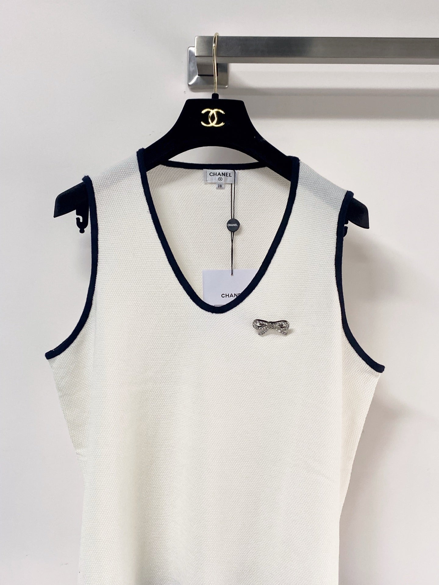 Chanel 2026 Knit Vest Bow Embellishments Laine Wool 471897