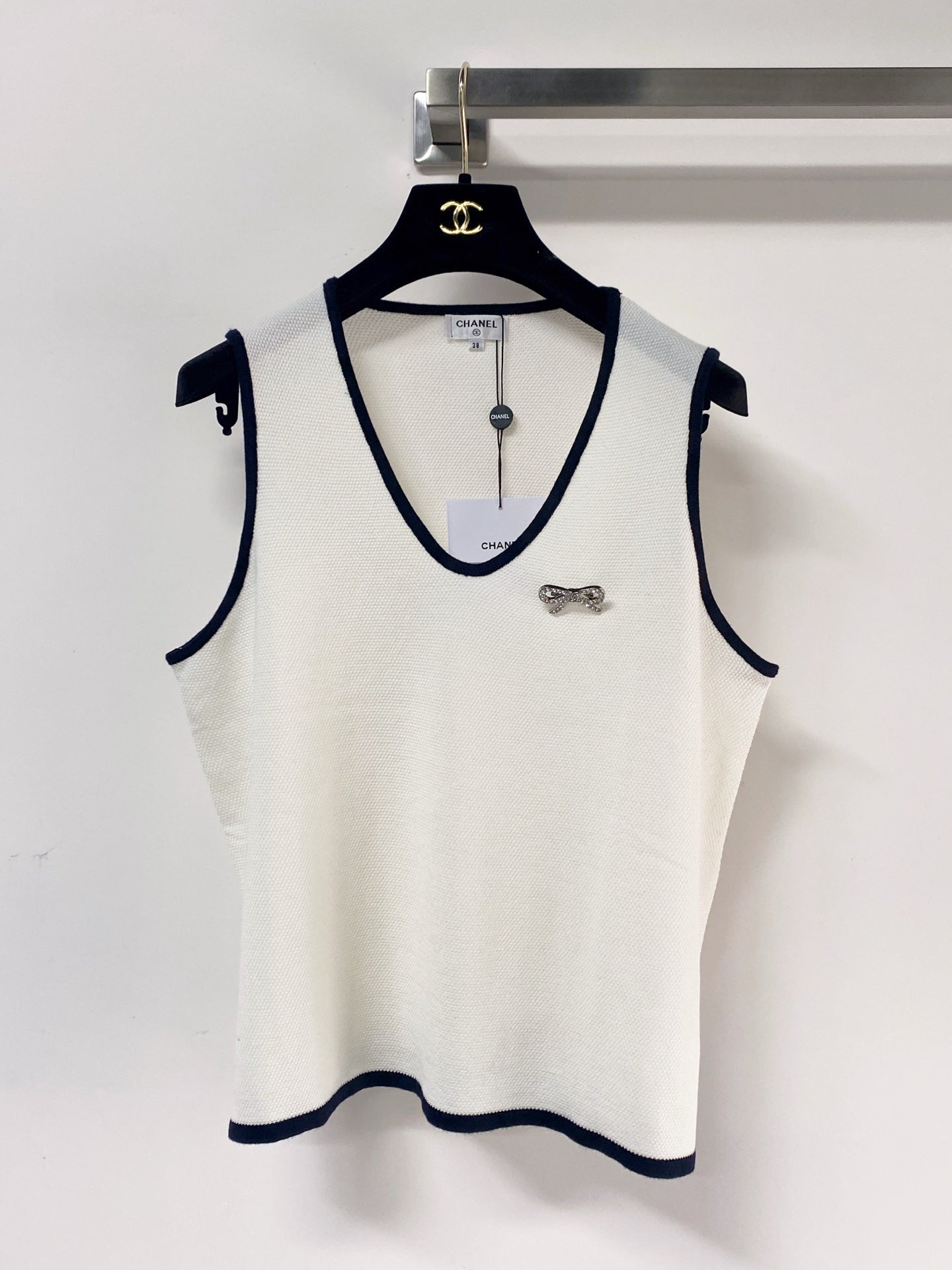 Chanel 2026 Knit Vest Bow Embellishments Laine Wool 471897