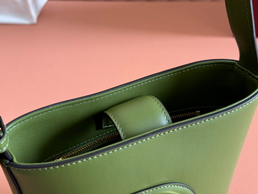 Gucci 73 Mini Bucket Bag Green Smooth Leather 244430