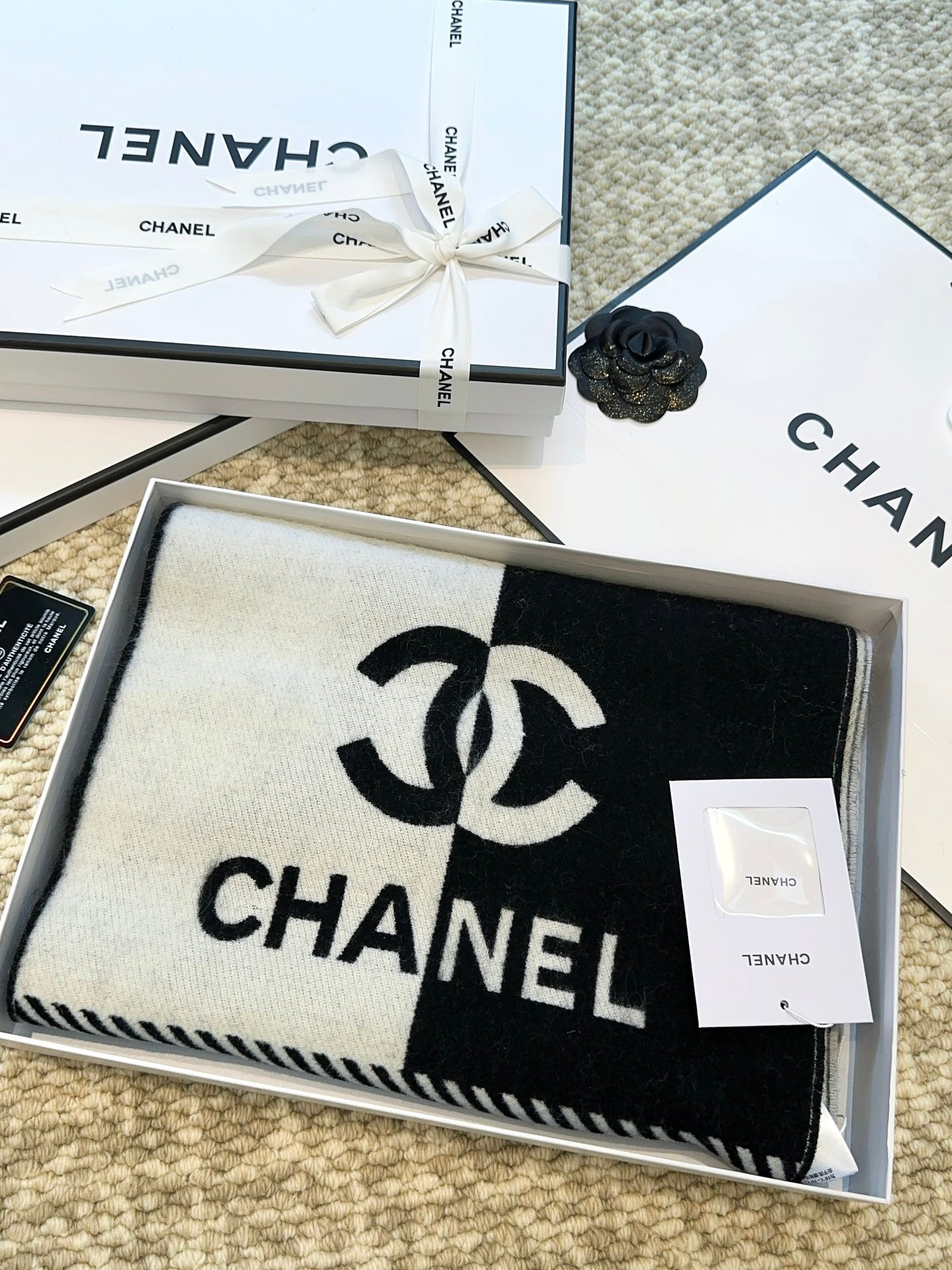 CC Scarf 184 CM In Black Mix White Wool Jacquard 424860
