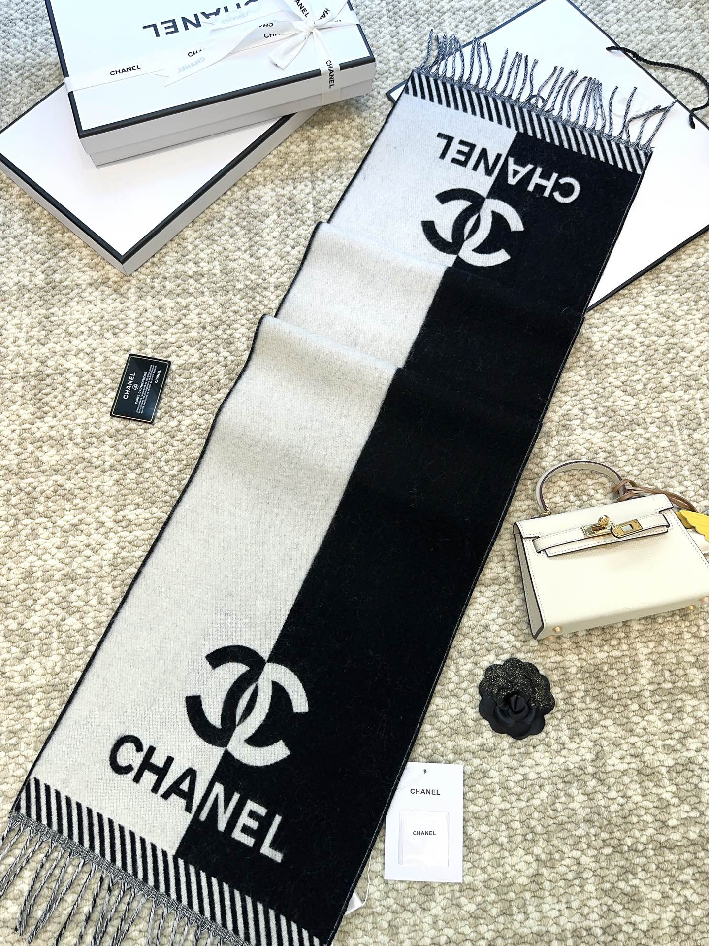 CC Scarf 184 CM In Black Mix White Wool Jacquard 424860