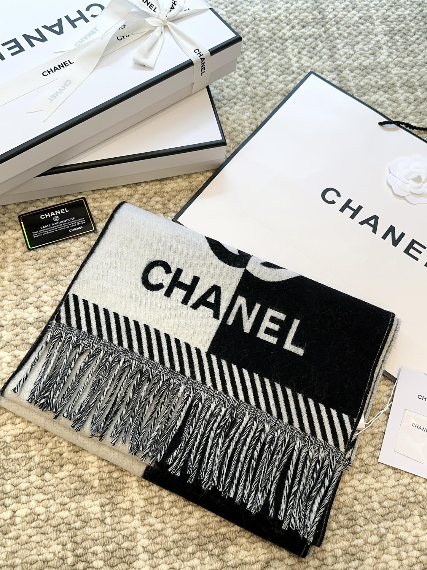 CC Scarf 184 CM In Black Mix White Wool Jacquard 424860